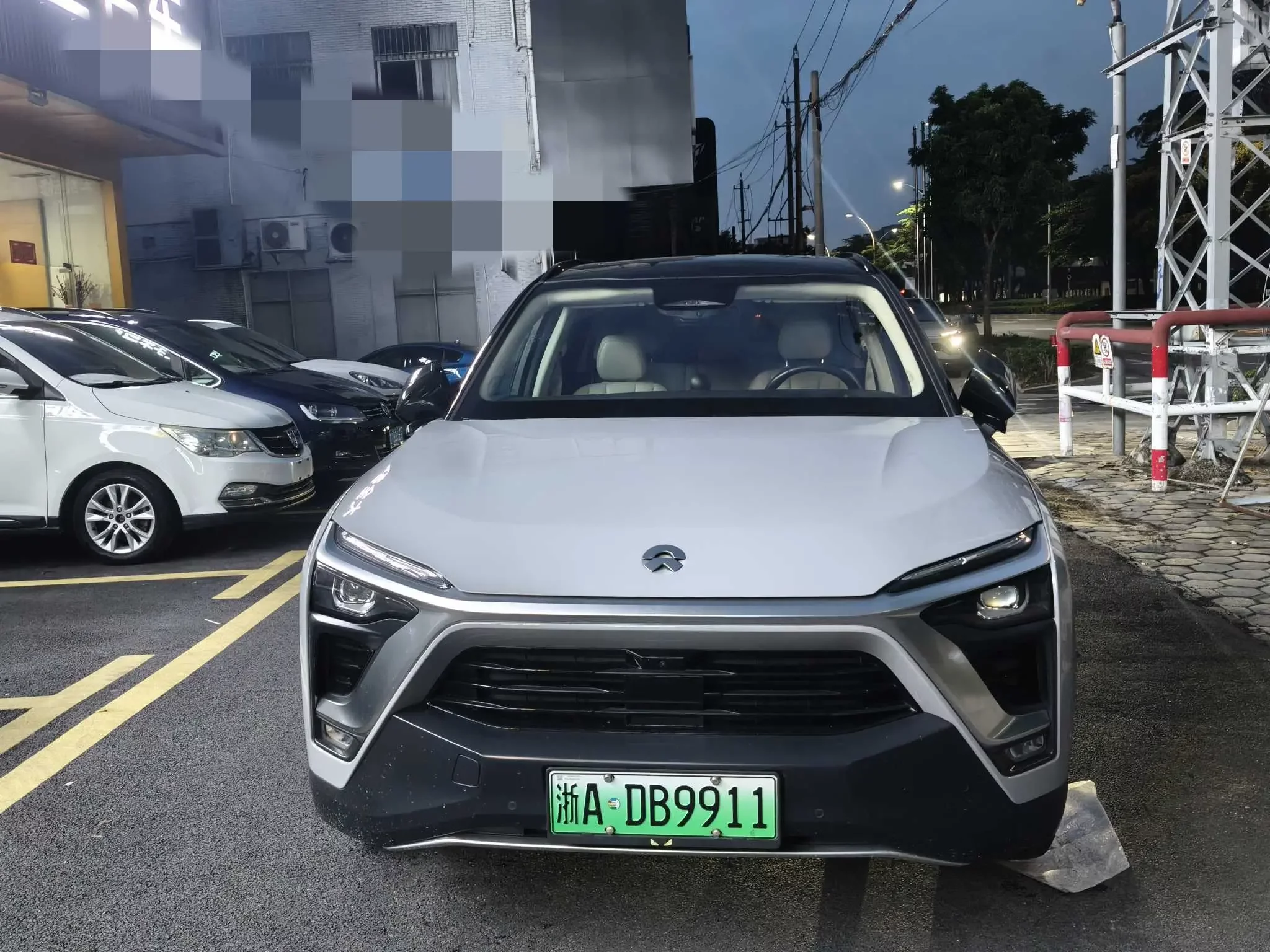 NIO ES8  из Китая
