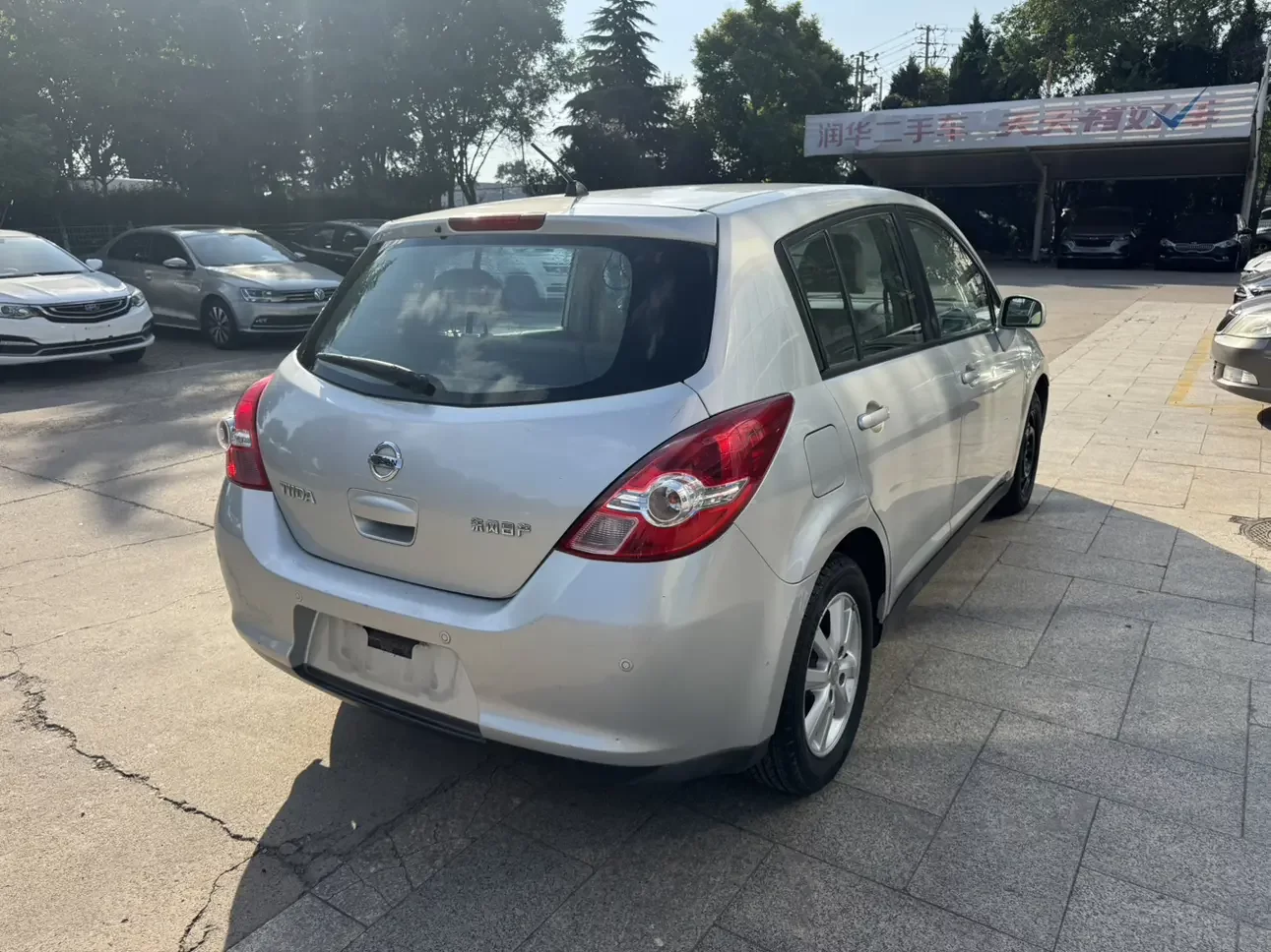 Nissan Tiida