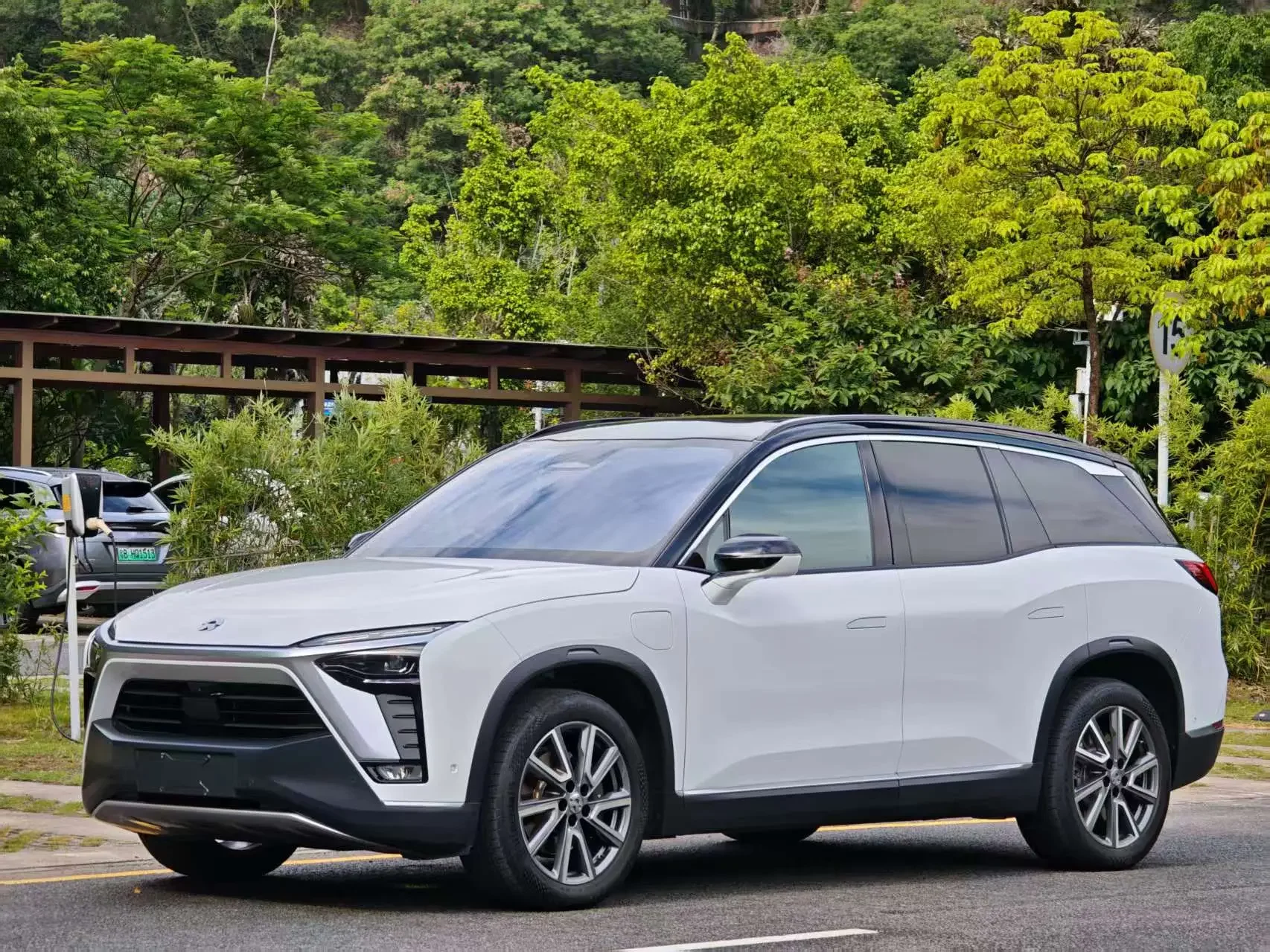 NIO ES8  из Китая