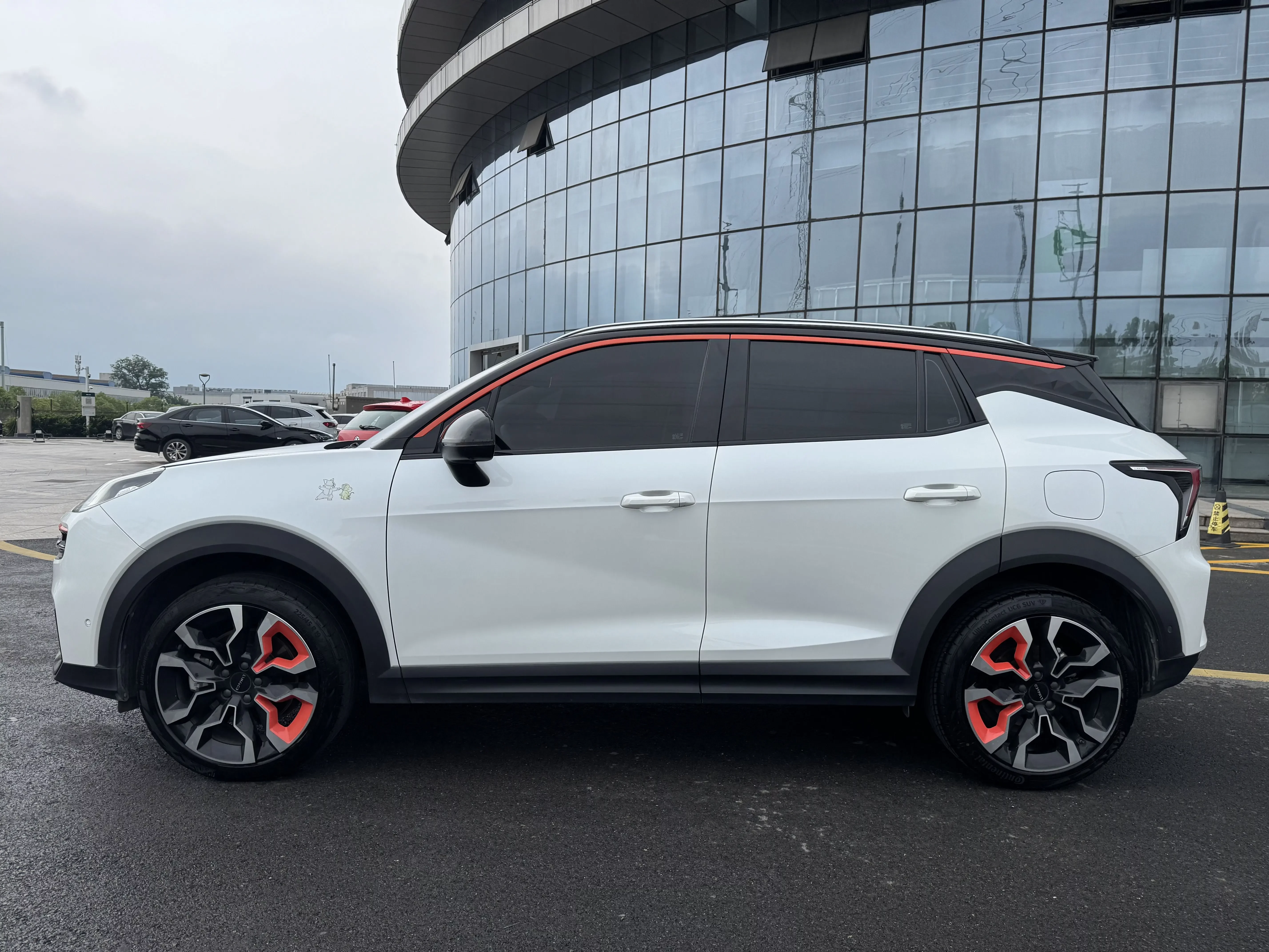 Lynk & Co 06