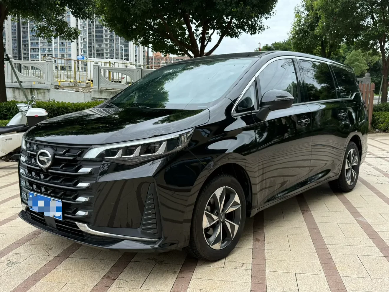 GAC Trumpchi M6  из Китая