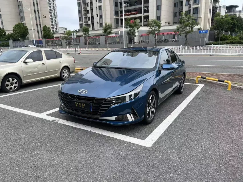 Hyundai Elantra