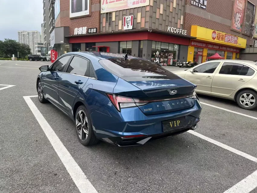 Hyundai Elantra