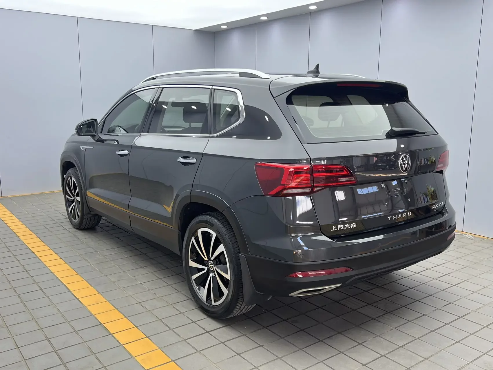 Volkswagen Tharu