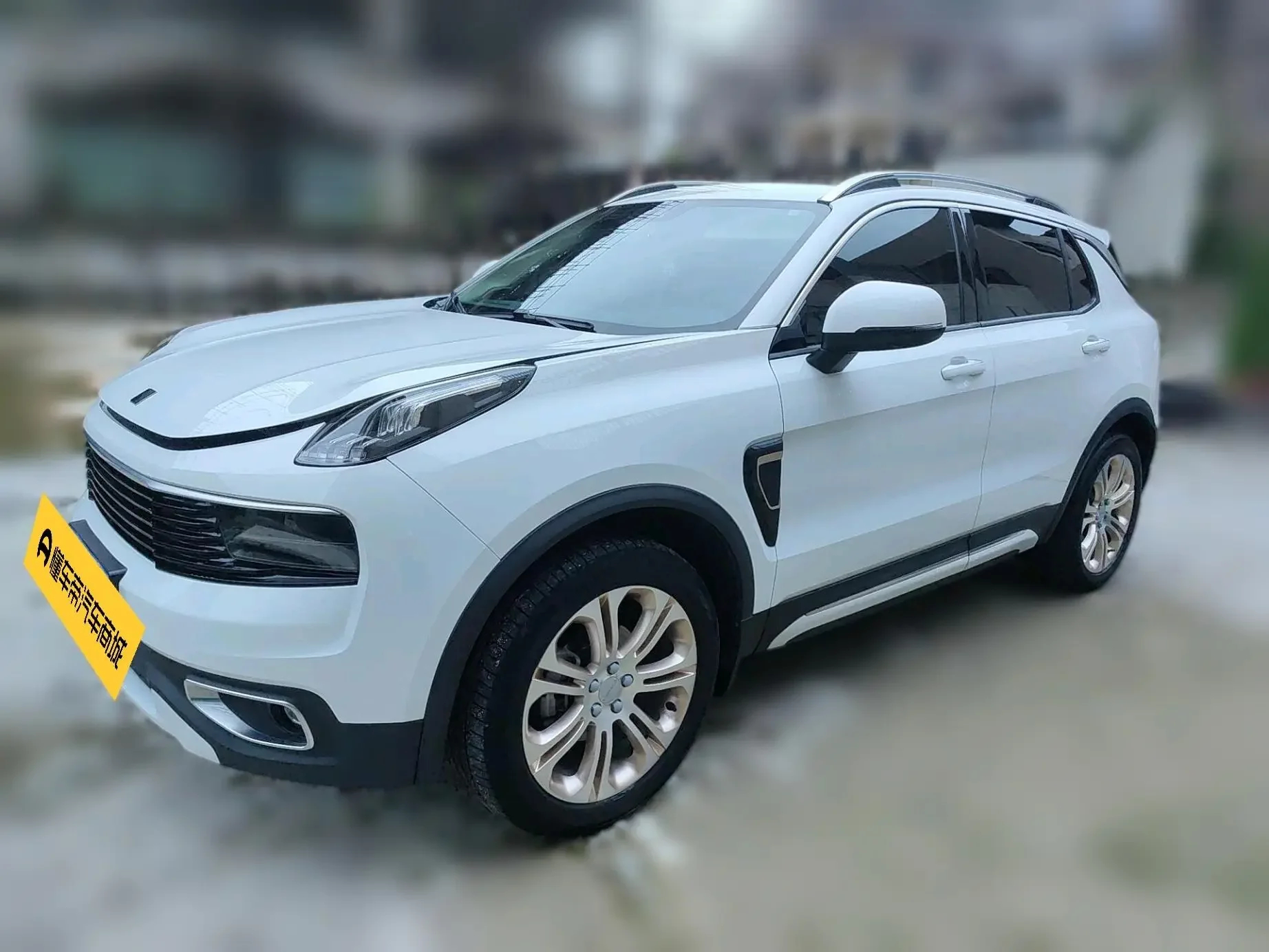 Lynk & Co 01