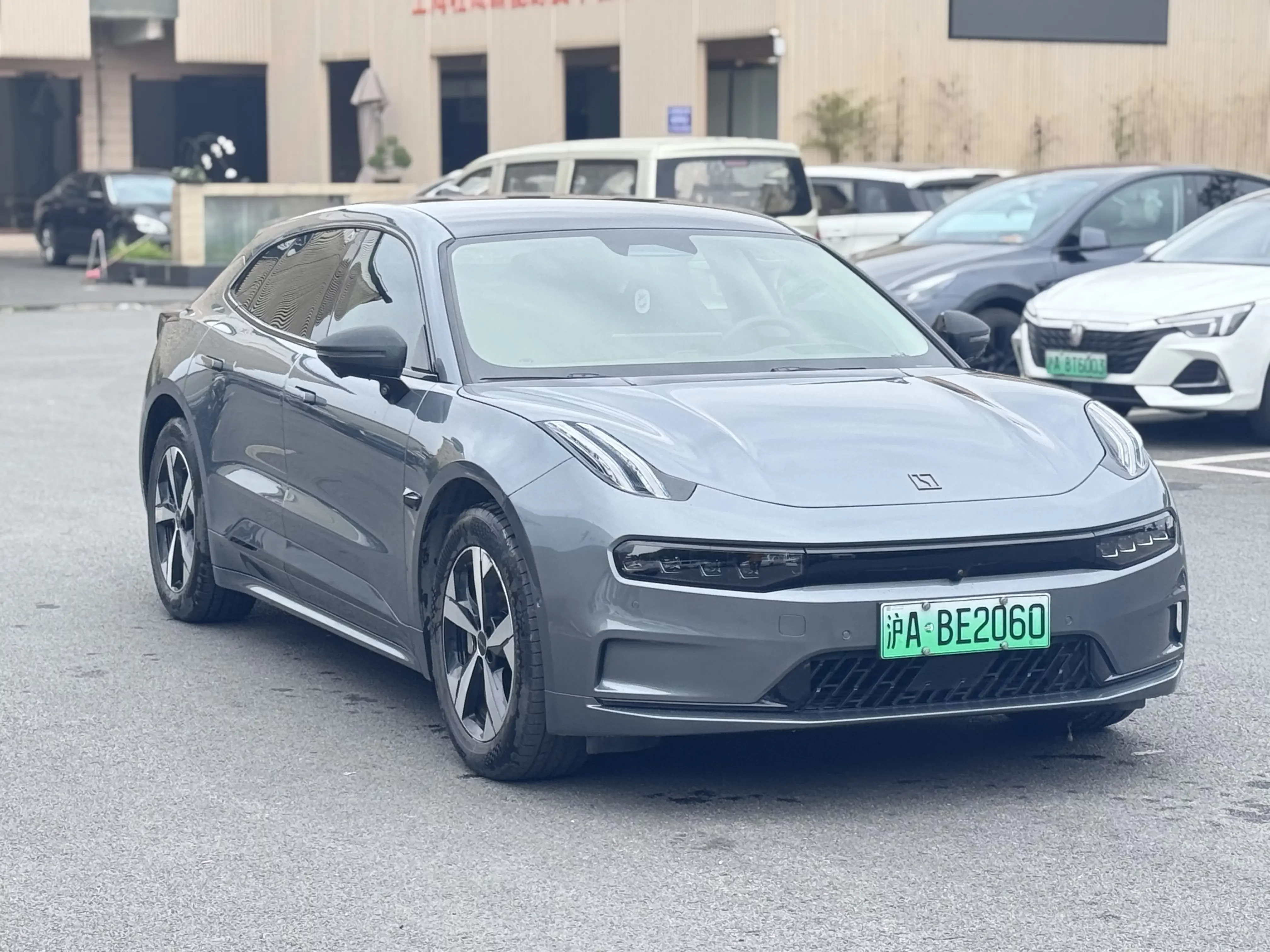 ZEEKR 001