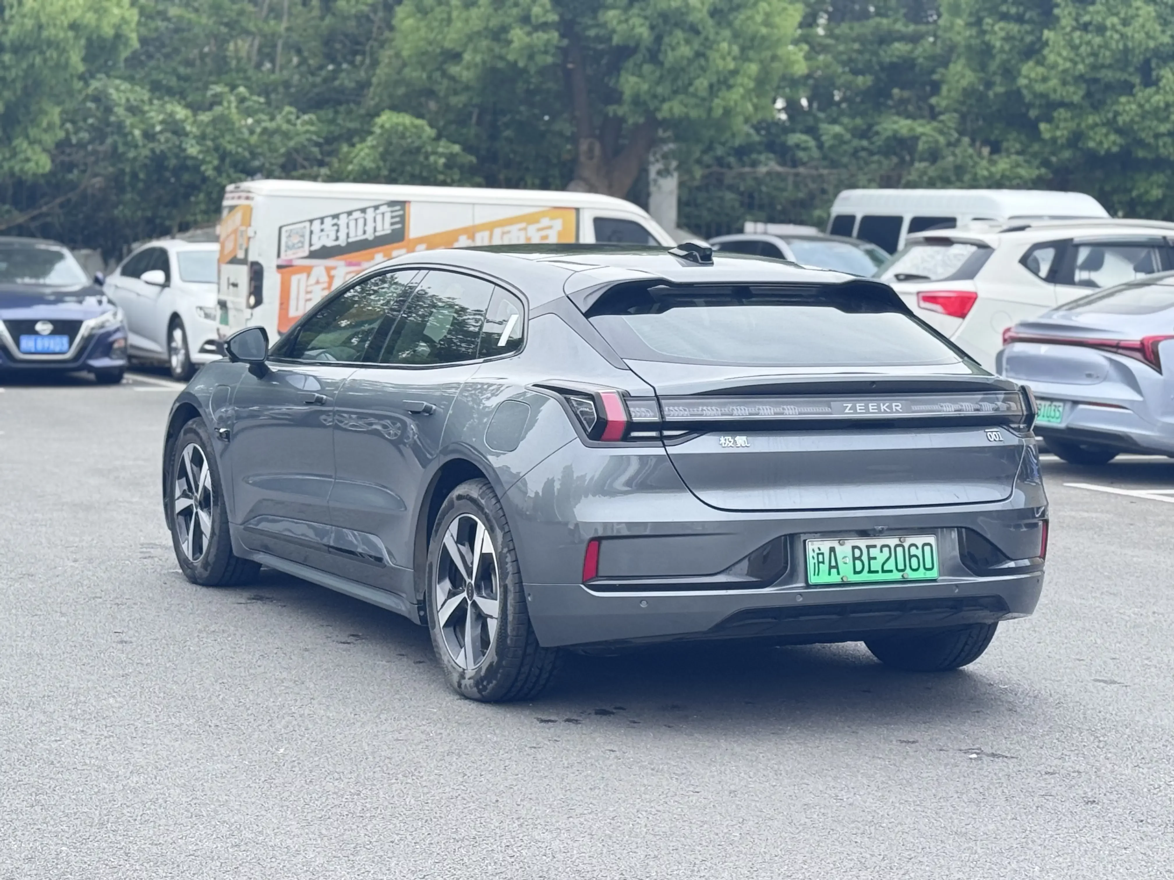 ZEEKR 001