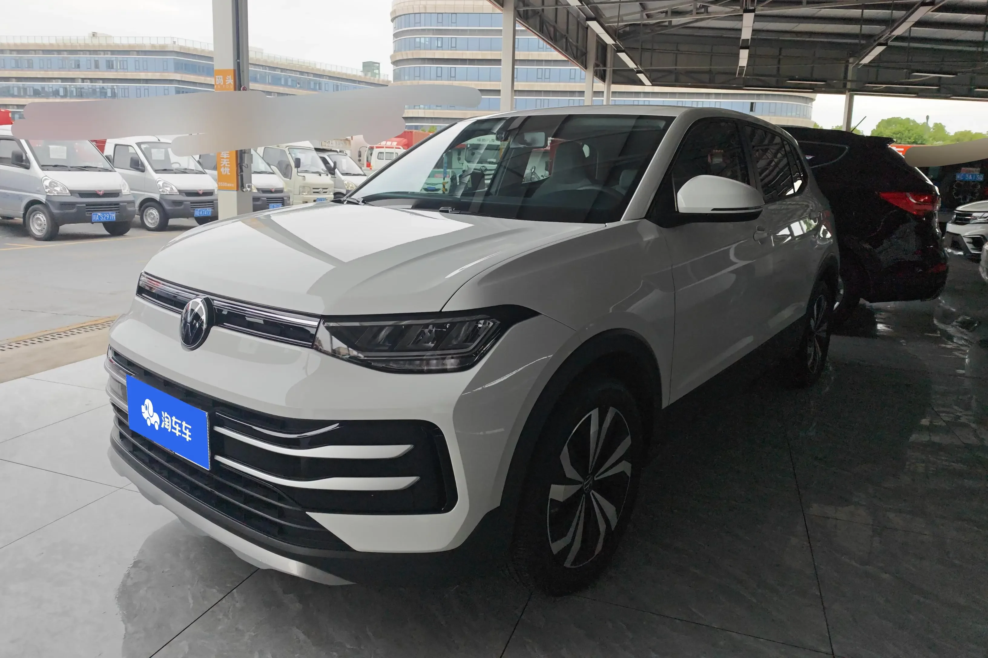Volkswagen Tharu
