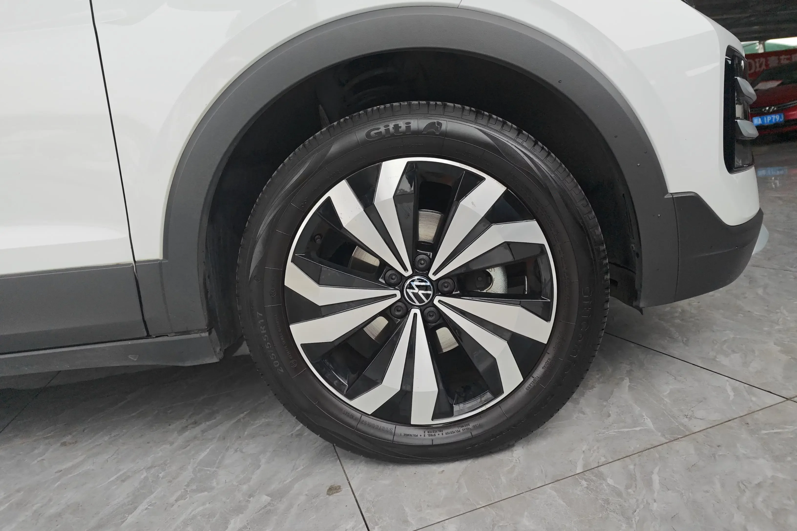 Volkswagen Tharu