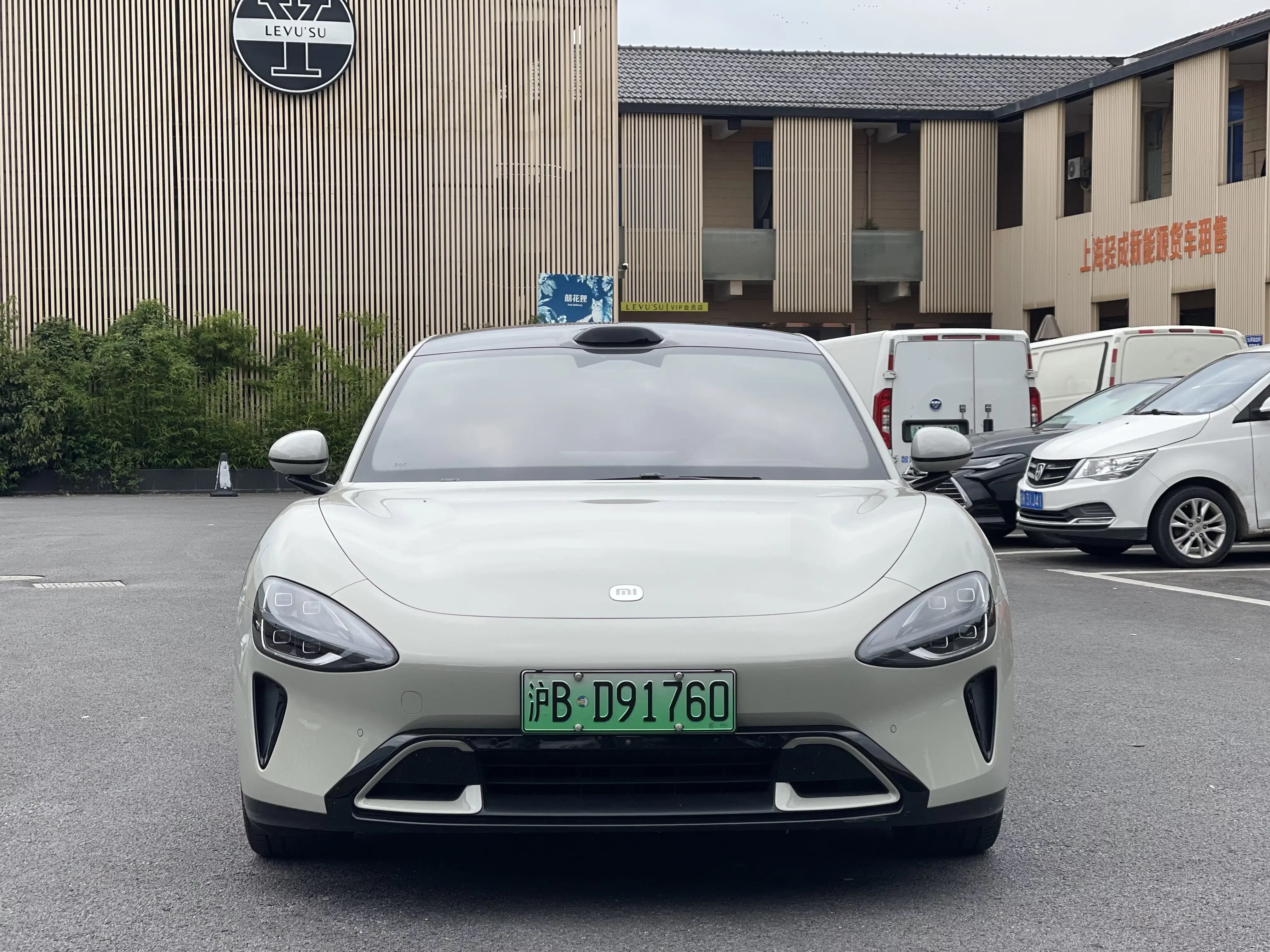 Xiaomi car Xiaomi SU7  из Китая
