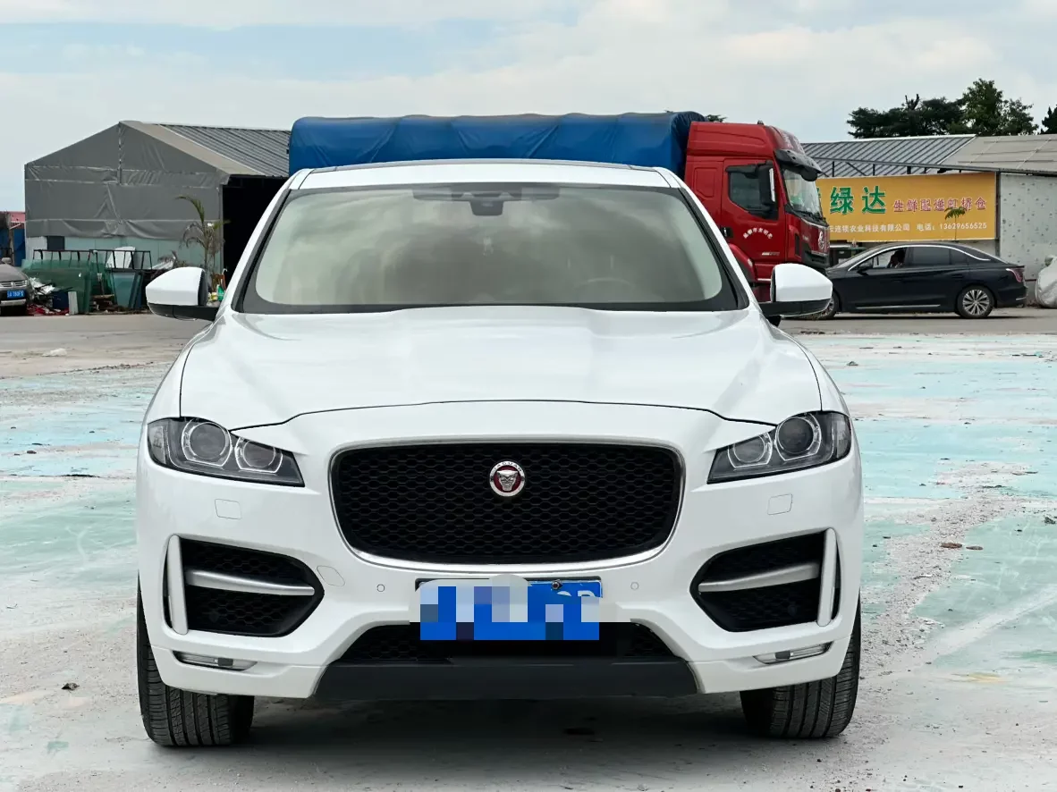Jaguar F-PACE