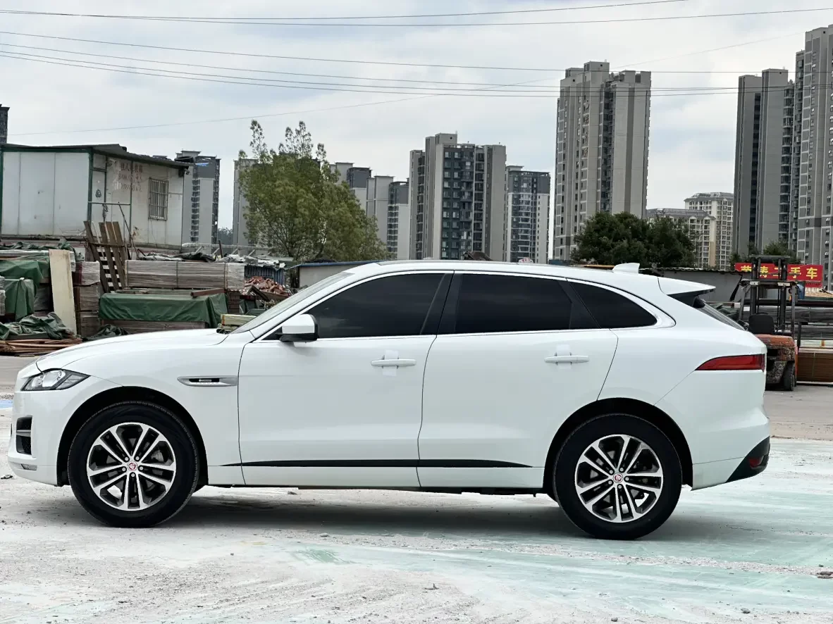 Jaguar F-PACE
