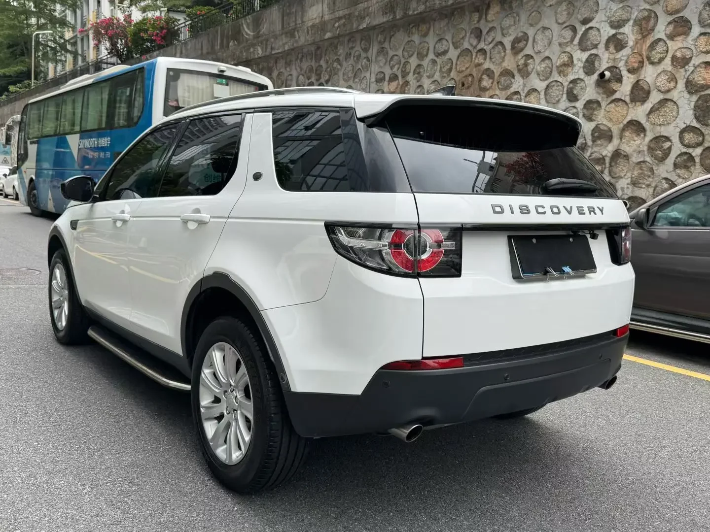 Land Rover Discover the magic