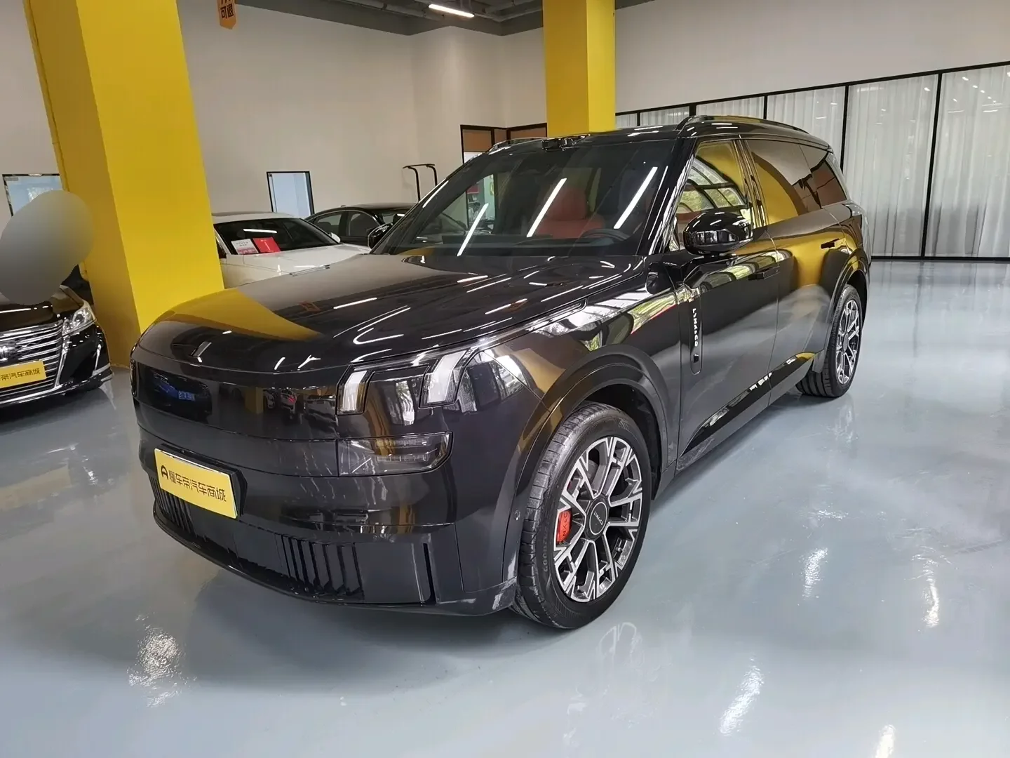 Lynk & Co 900