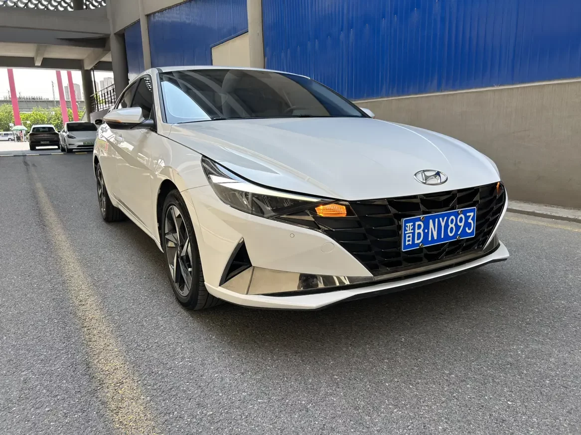 Hyundai Elantra
