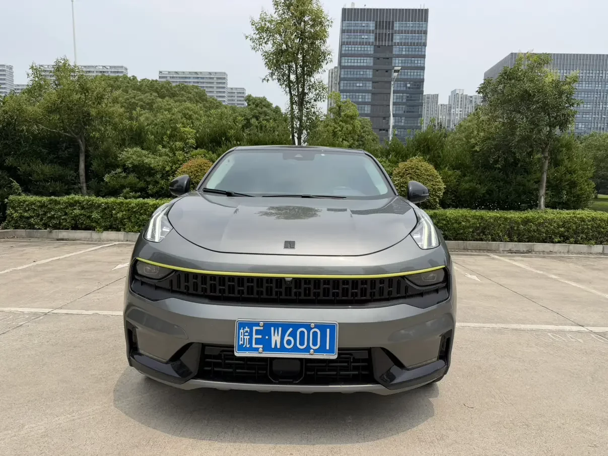 Lynk & Co 05