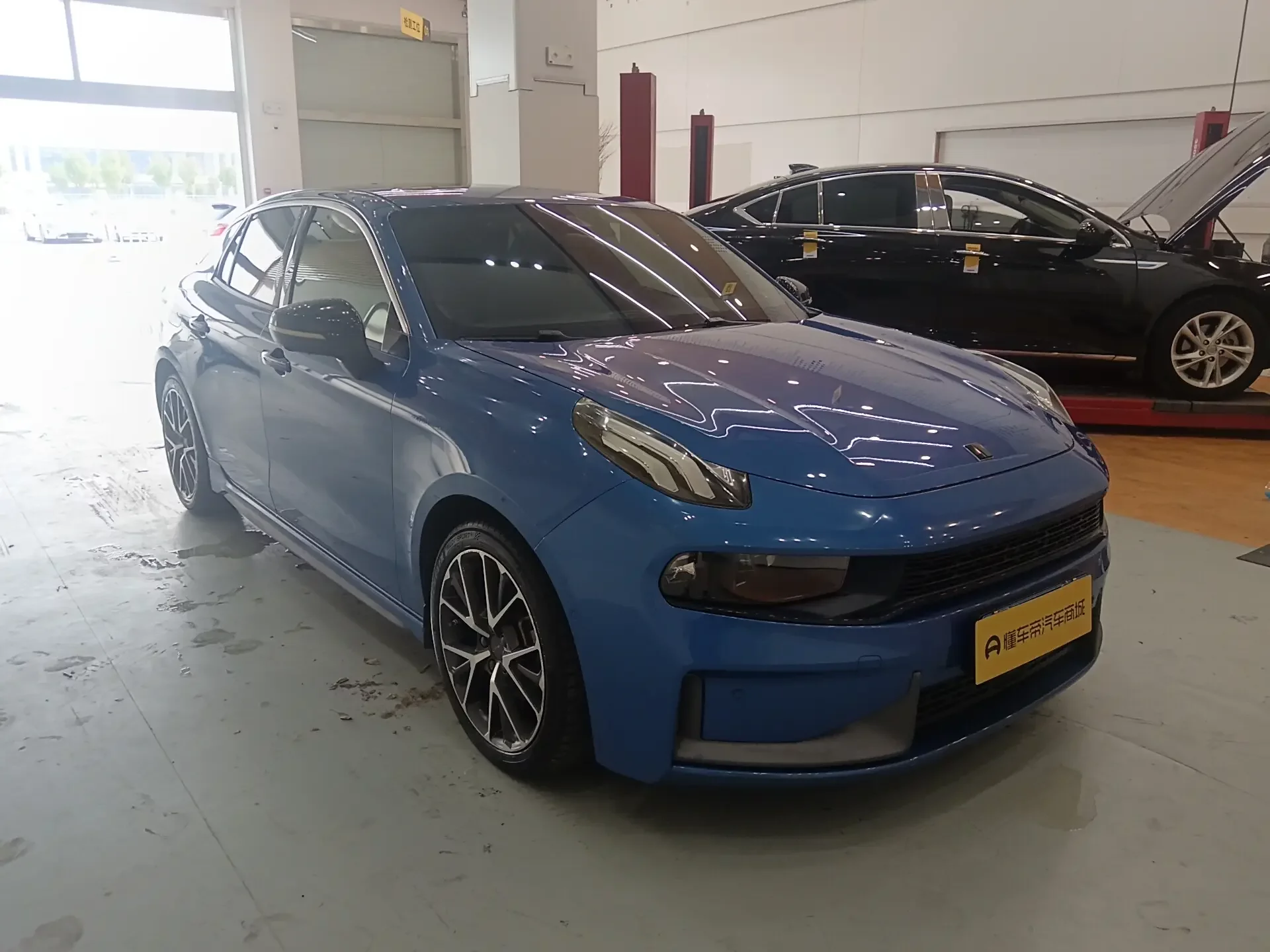 Lynk & Co 03