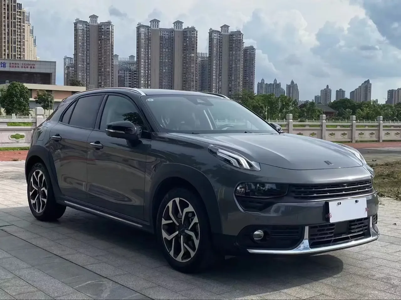 Lynk & Co 02