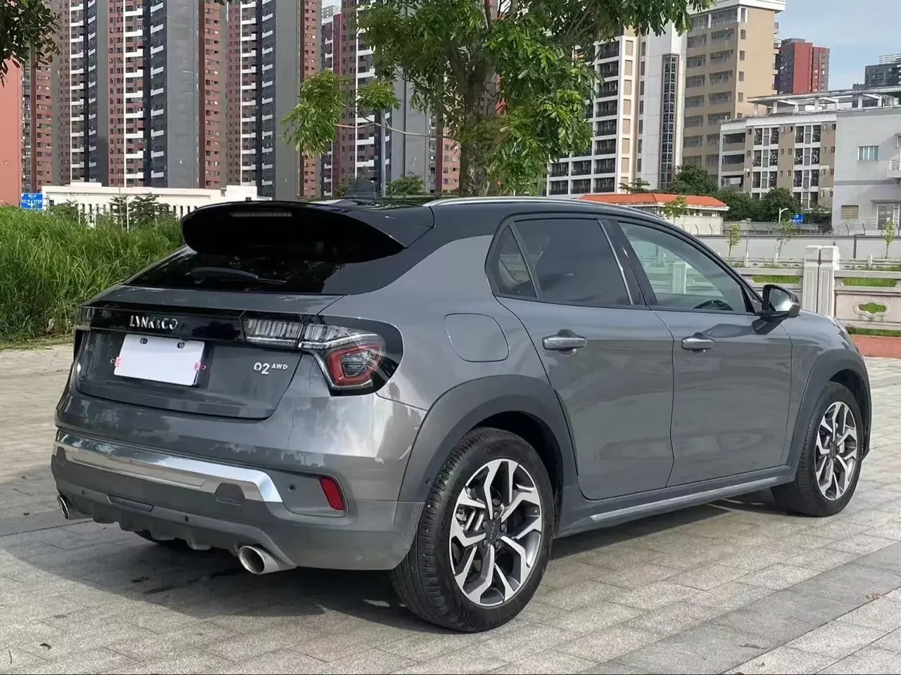 Lynk & Co 02
