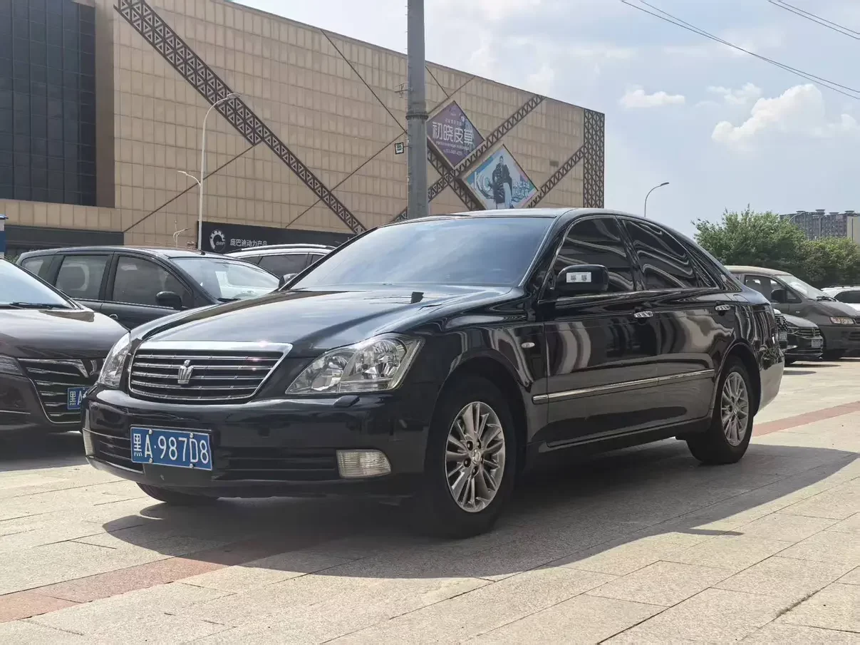 Toyota crown