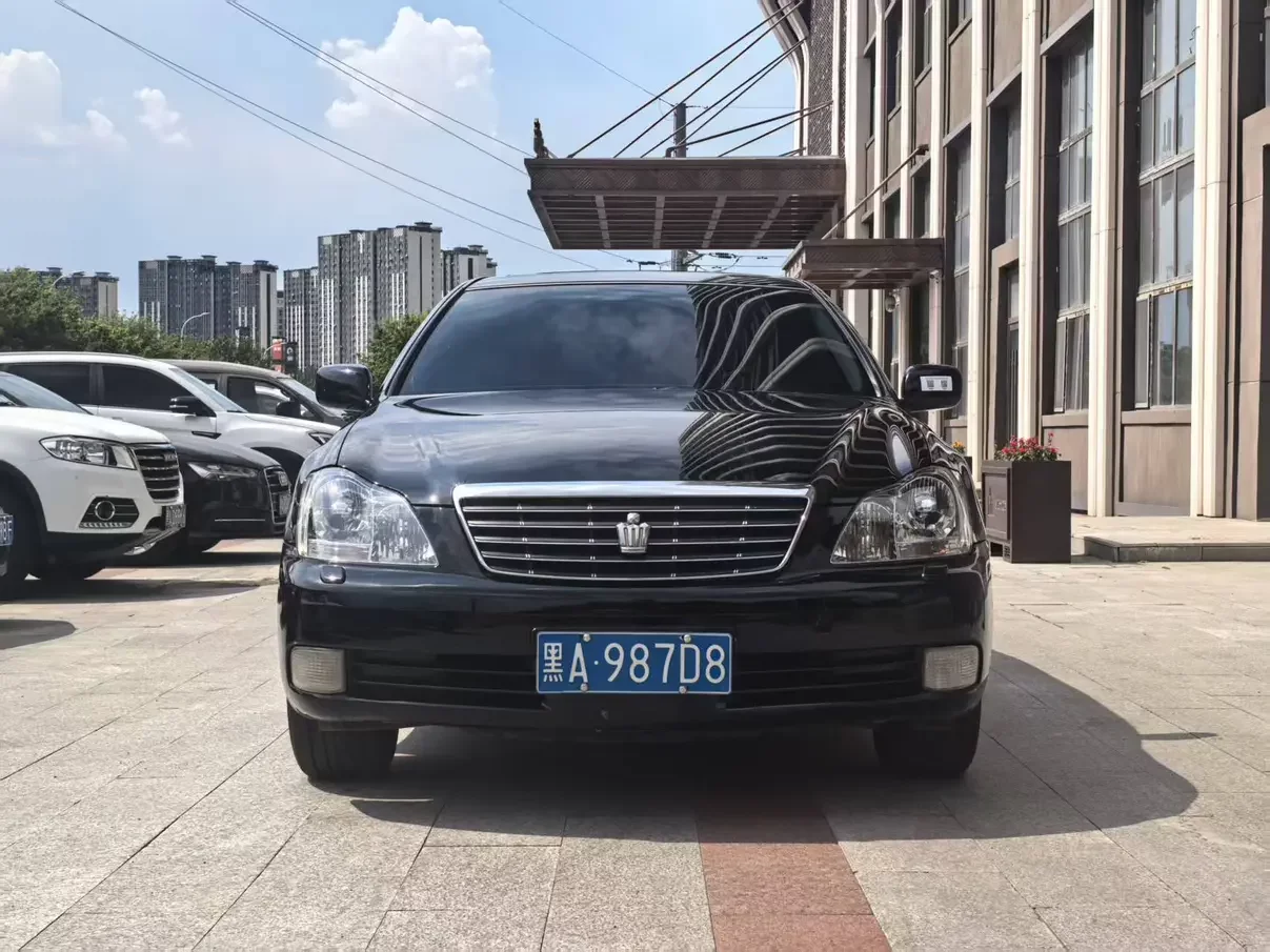 Toyota crown