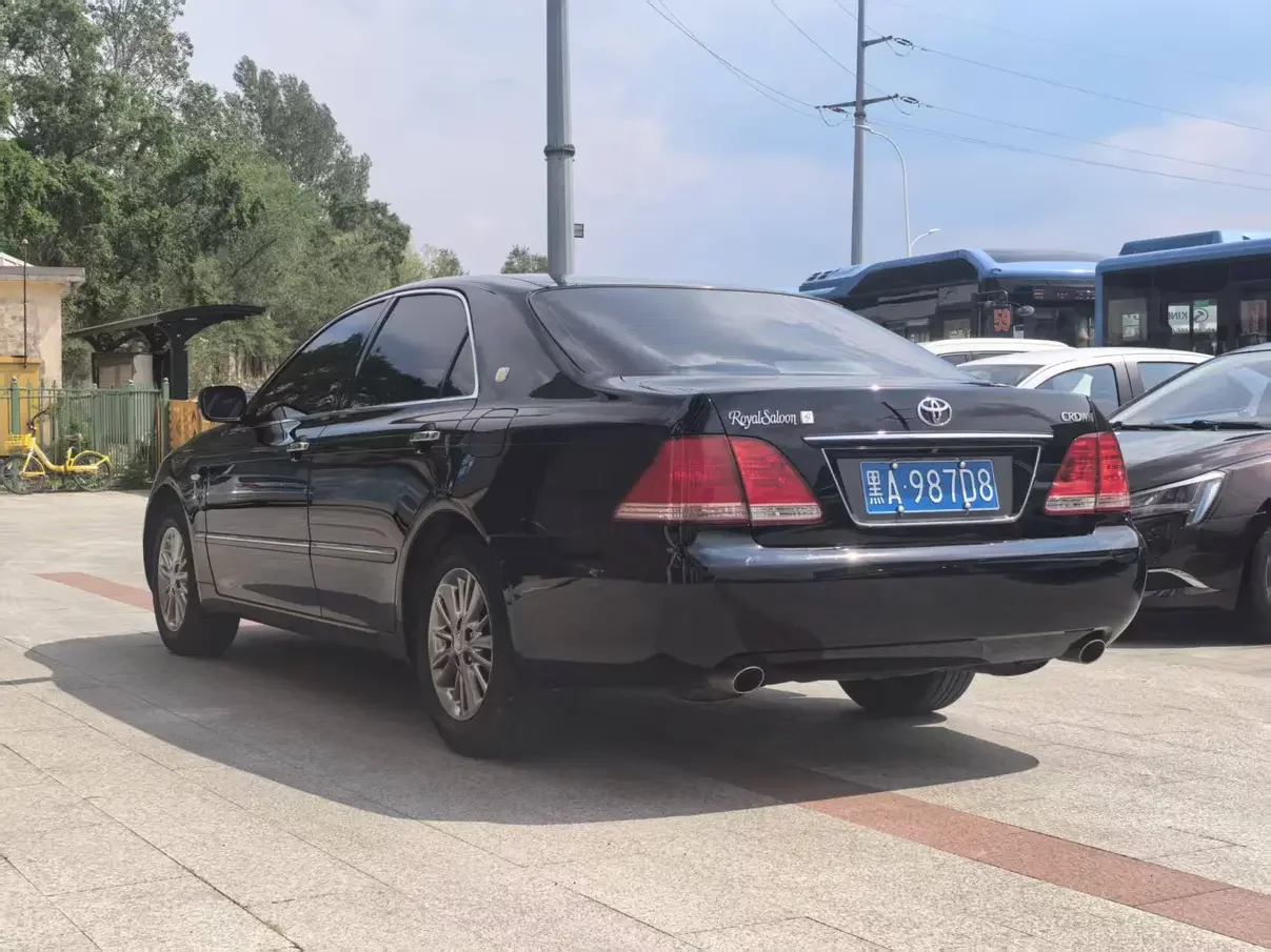 Toyota crown