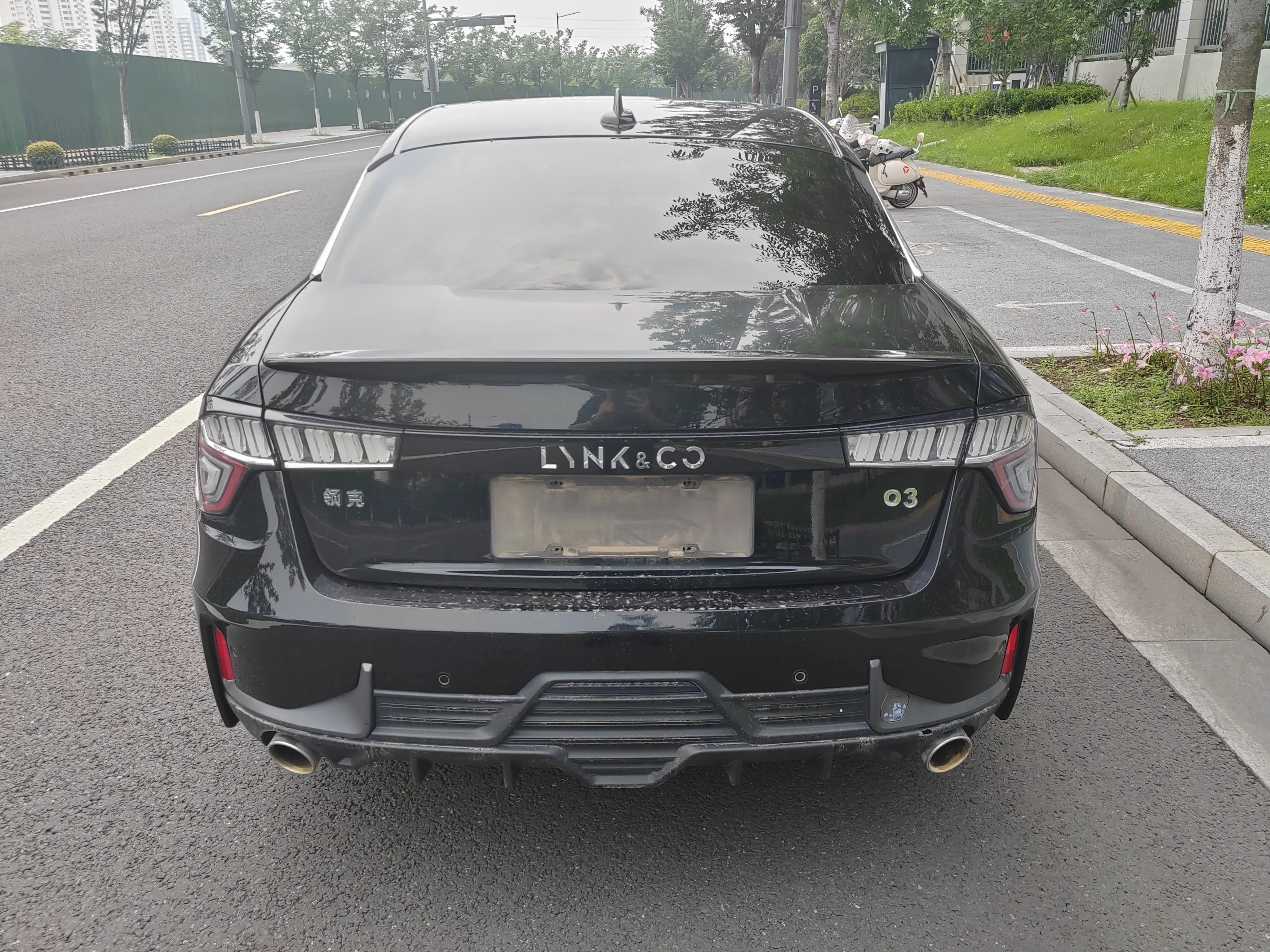 Lynk & Co 03