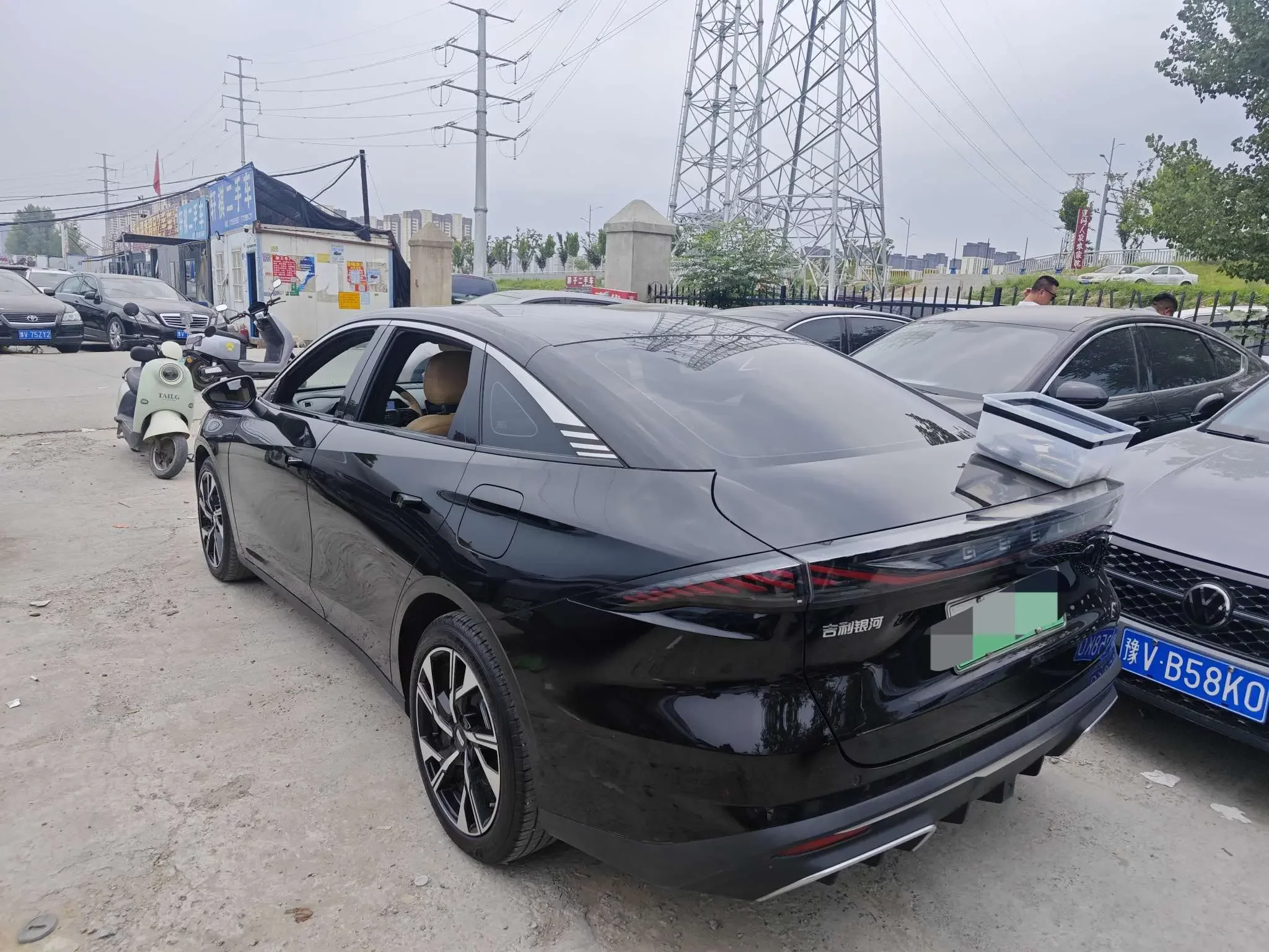 Geely Galaxy L6