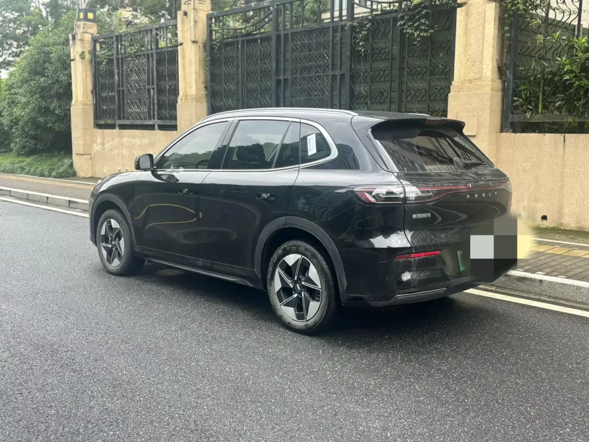 Geely Galaxy E5