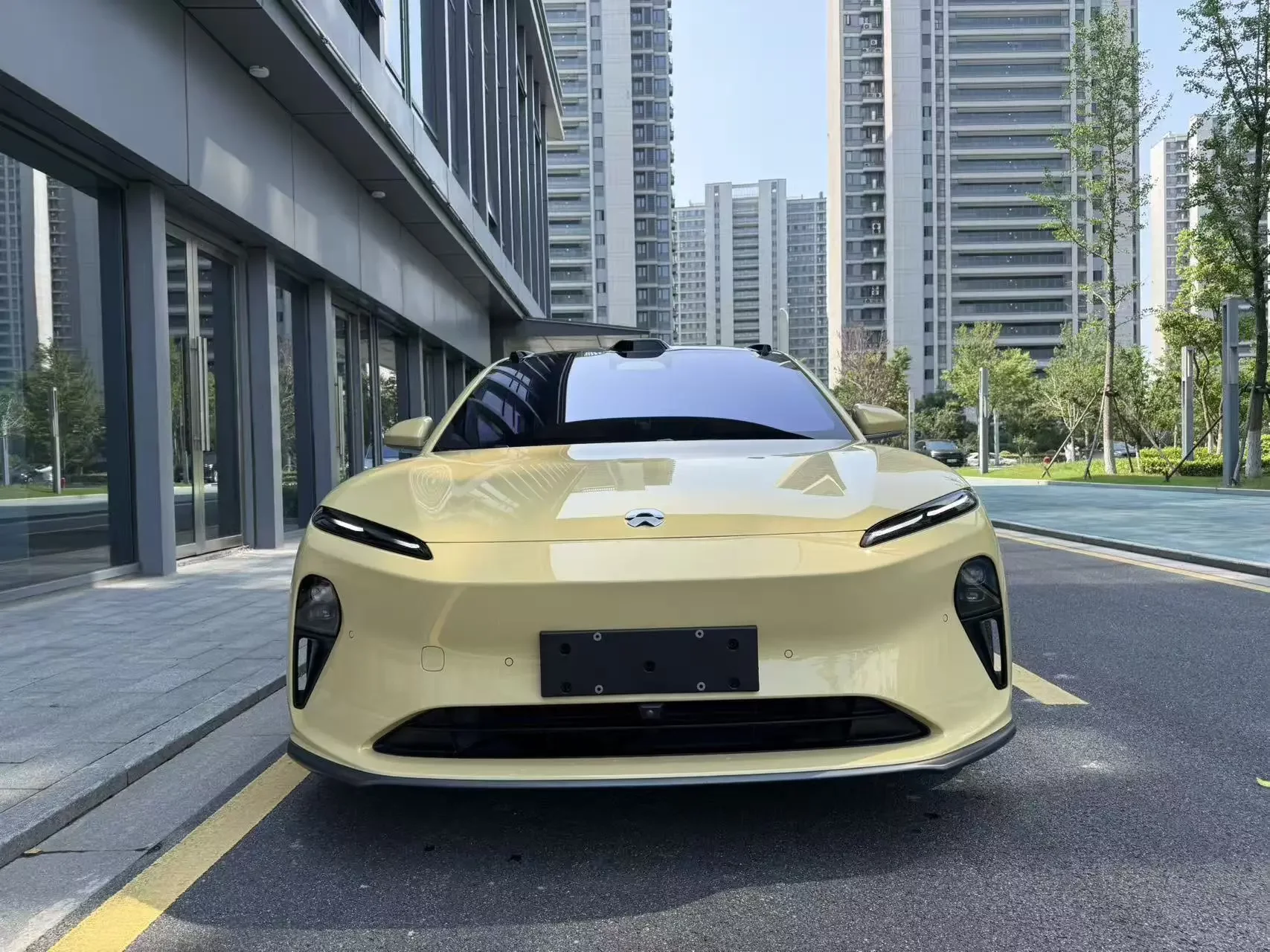 NIO ET5  из Китая