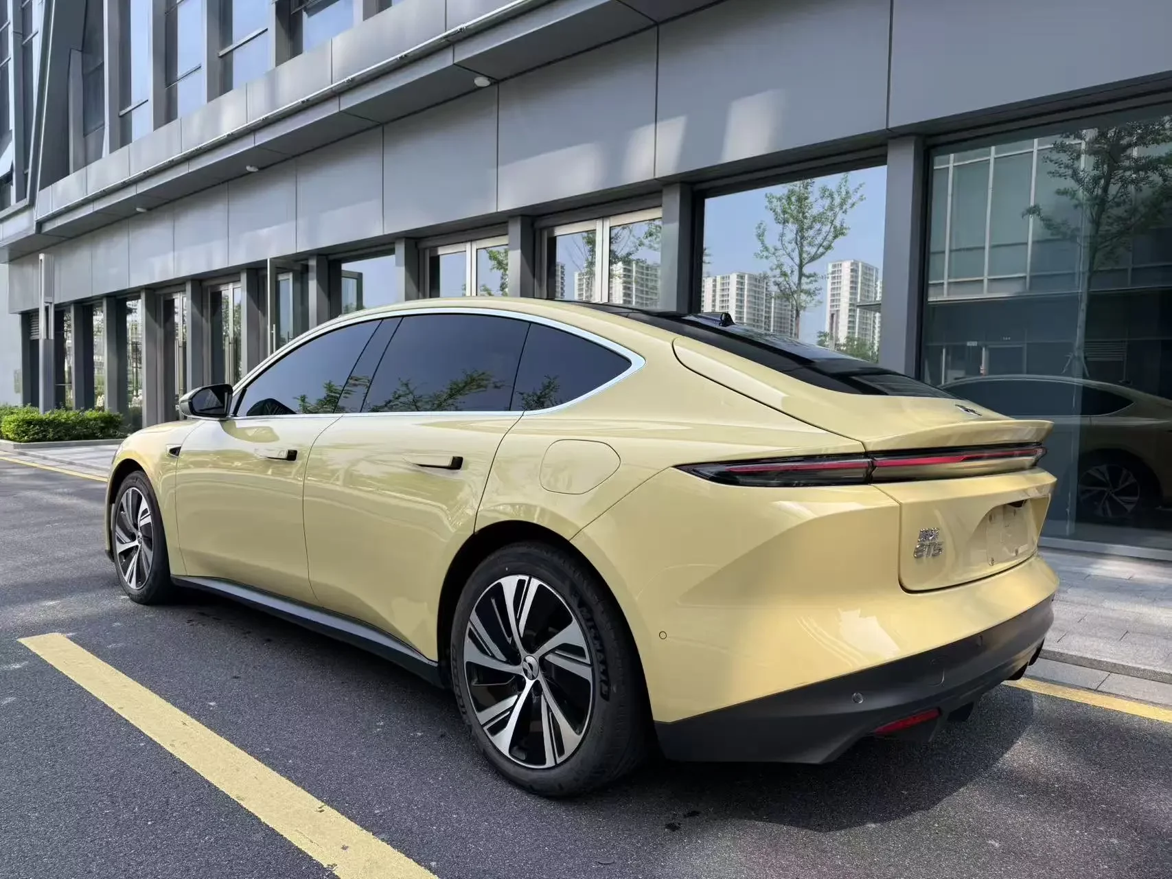 NIO ET5