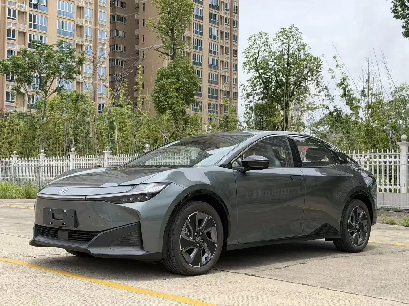 Toyota bZ3  из Китая