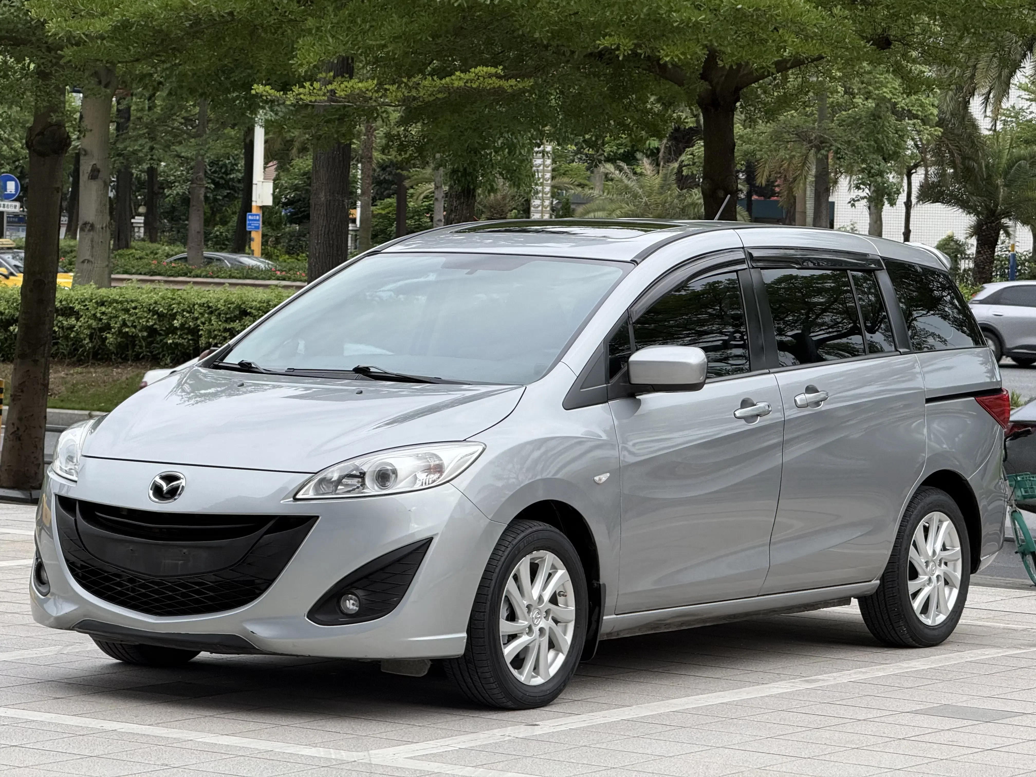 Mazda 5