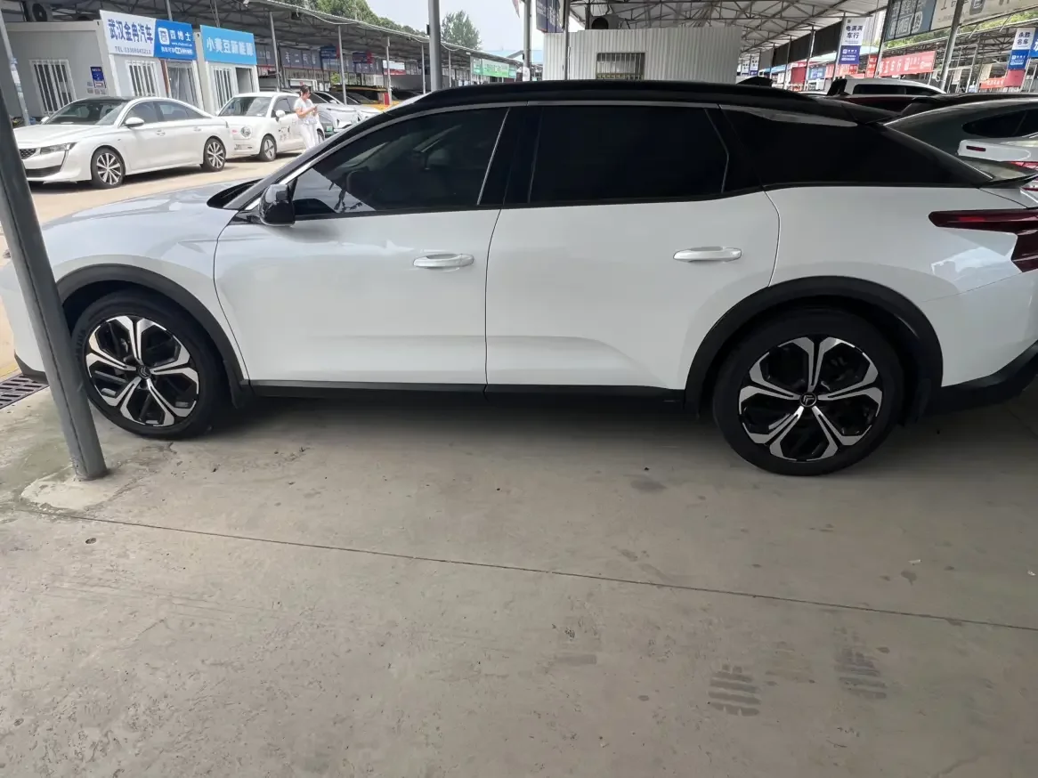 Citroën Versailles C5 X