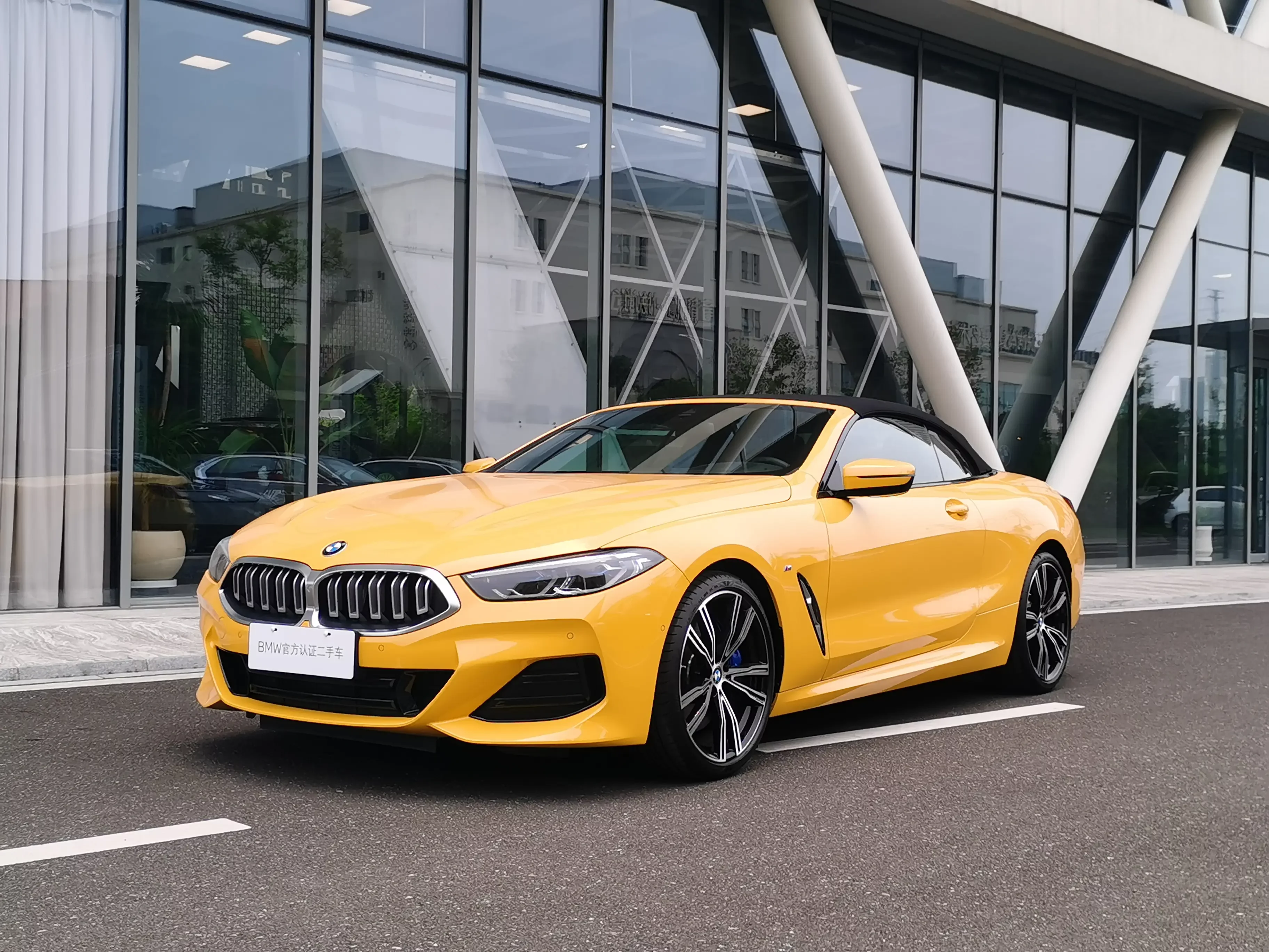 BMW 8 Series  из Китая