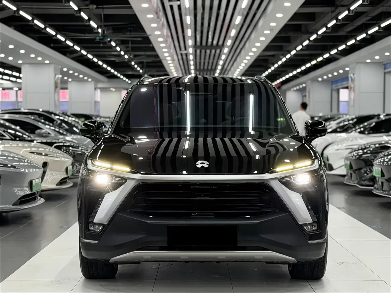 NIO ES8  из Китая