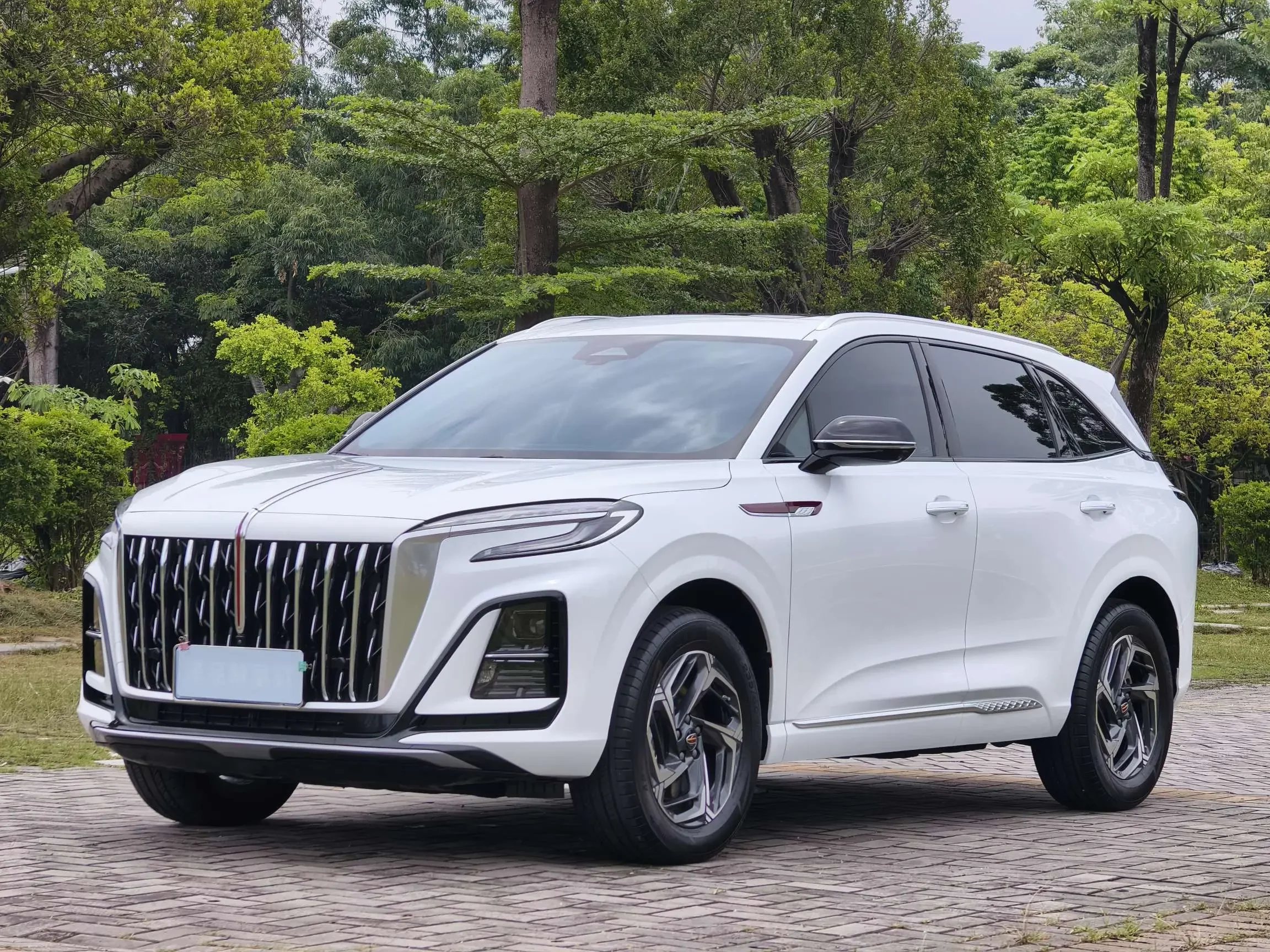 Hongqi HS3