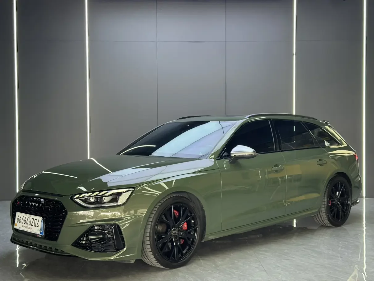 Audi S4  из Китая