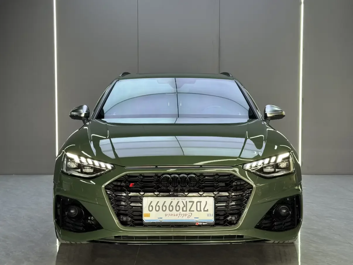 Audi S4  из Китая