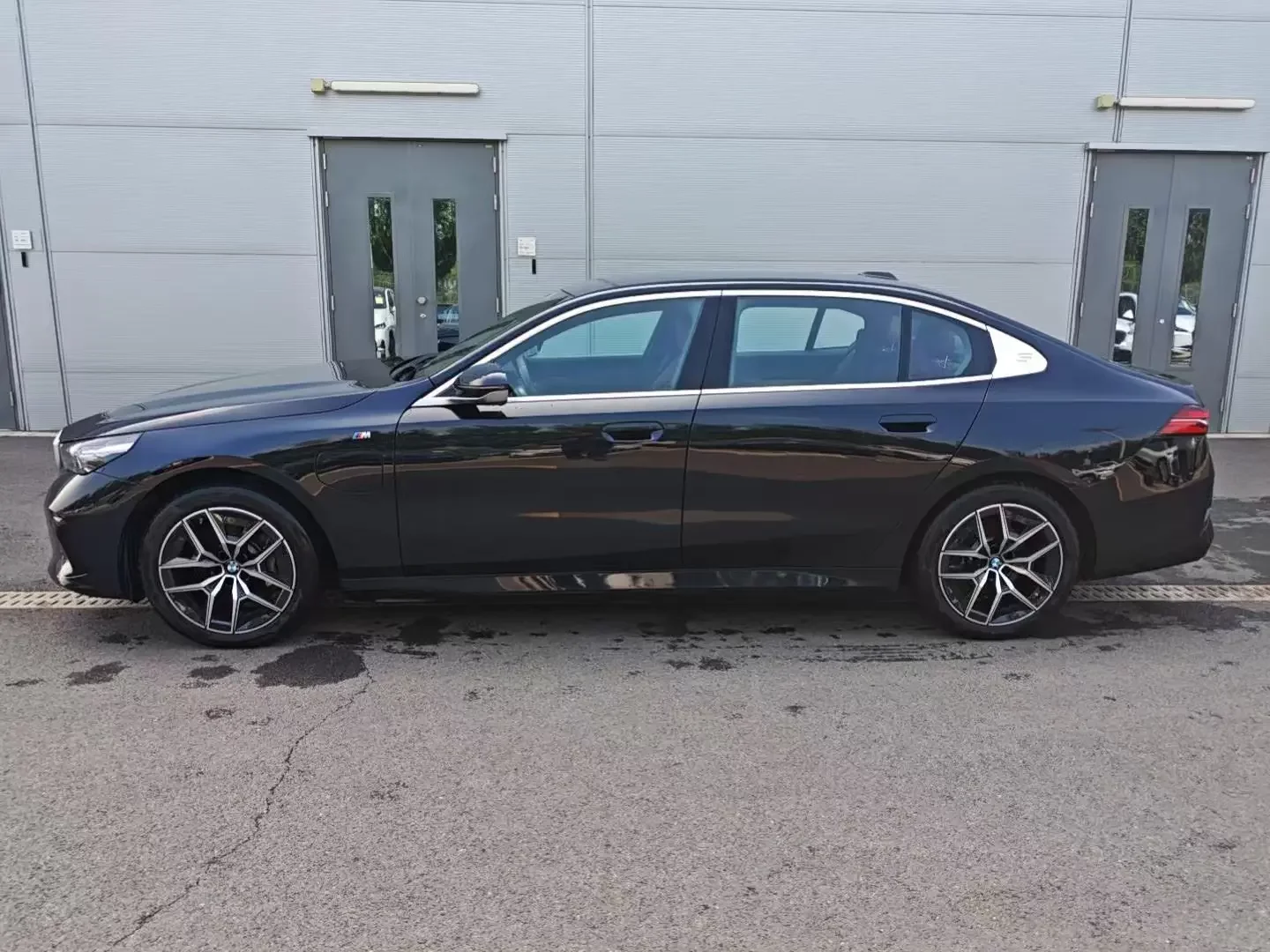 BMW i5