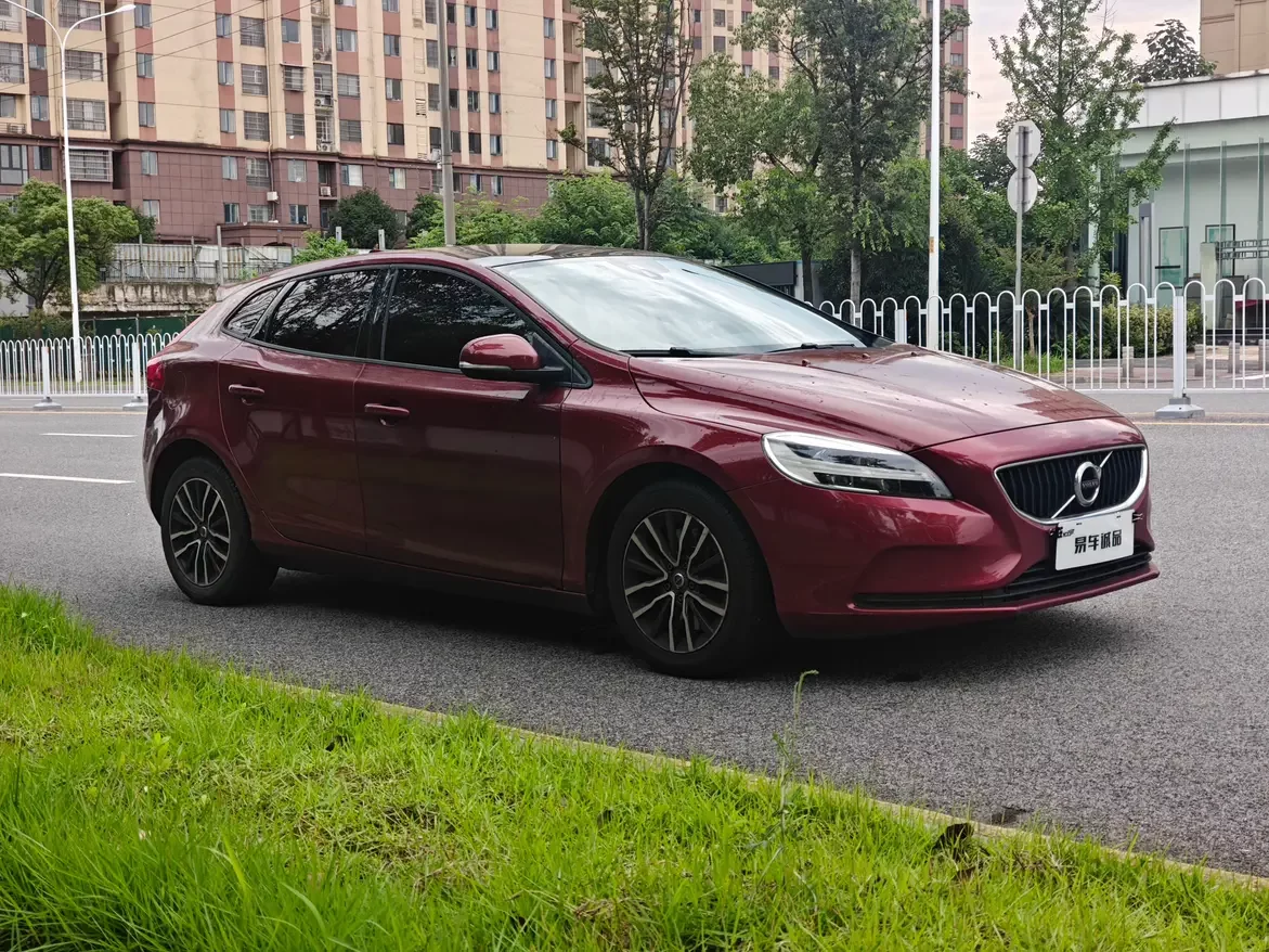 Volvo V40  из Китая