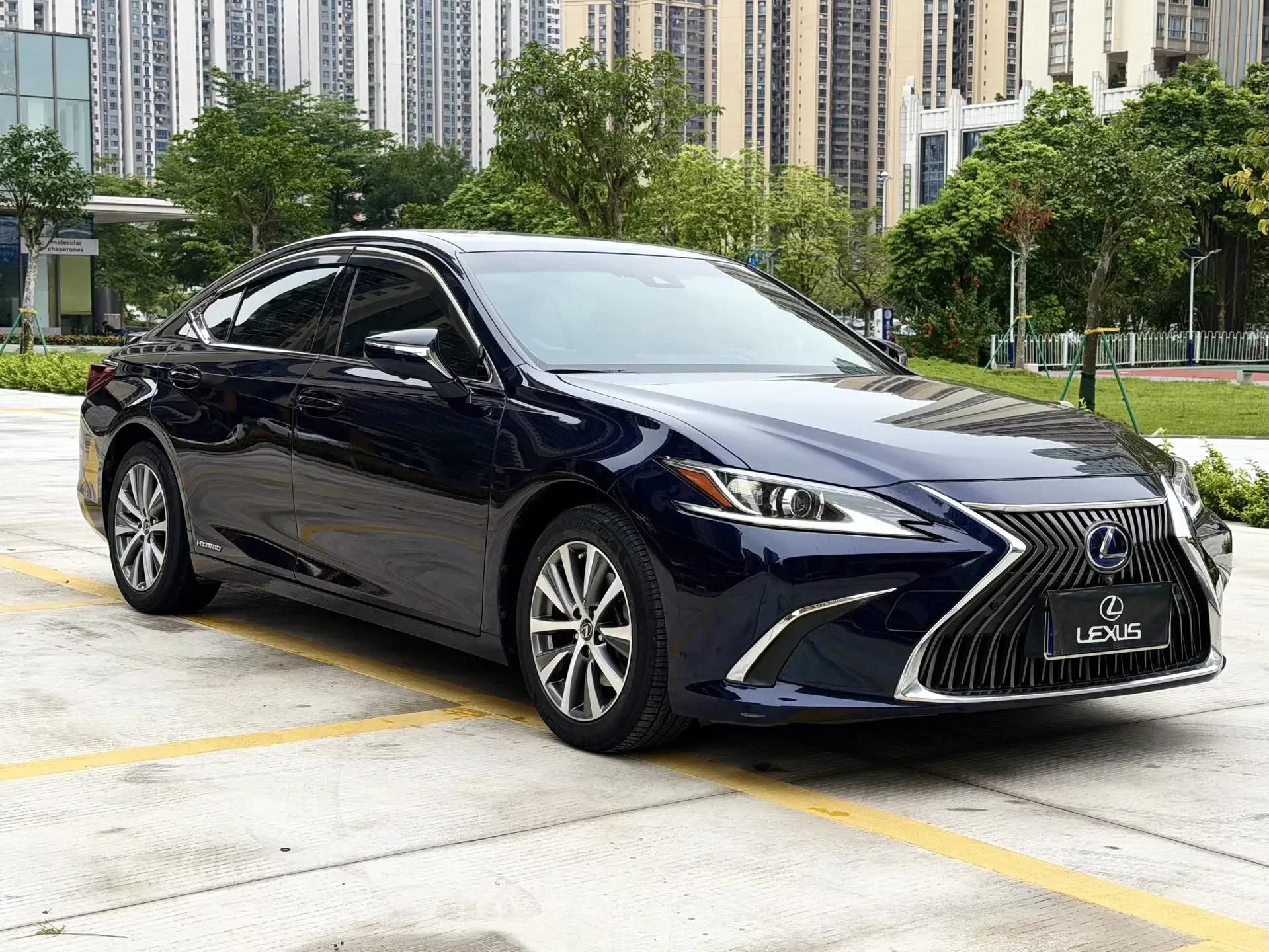 Lexus ES
