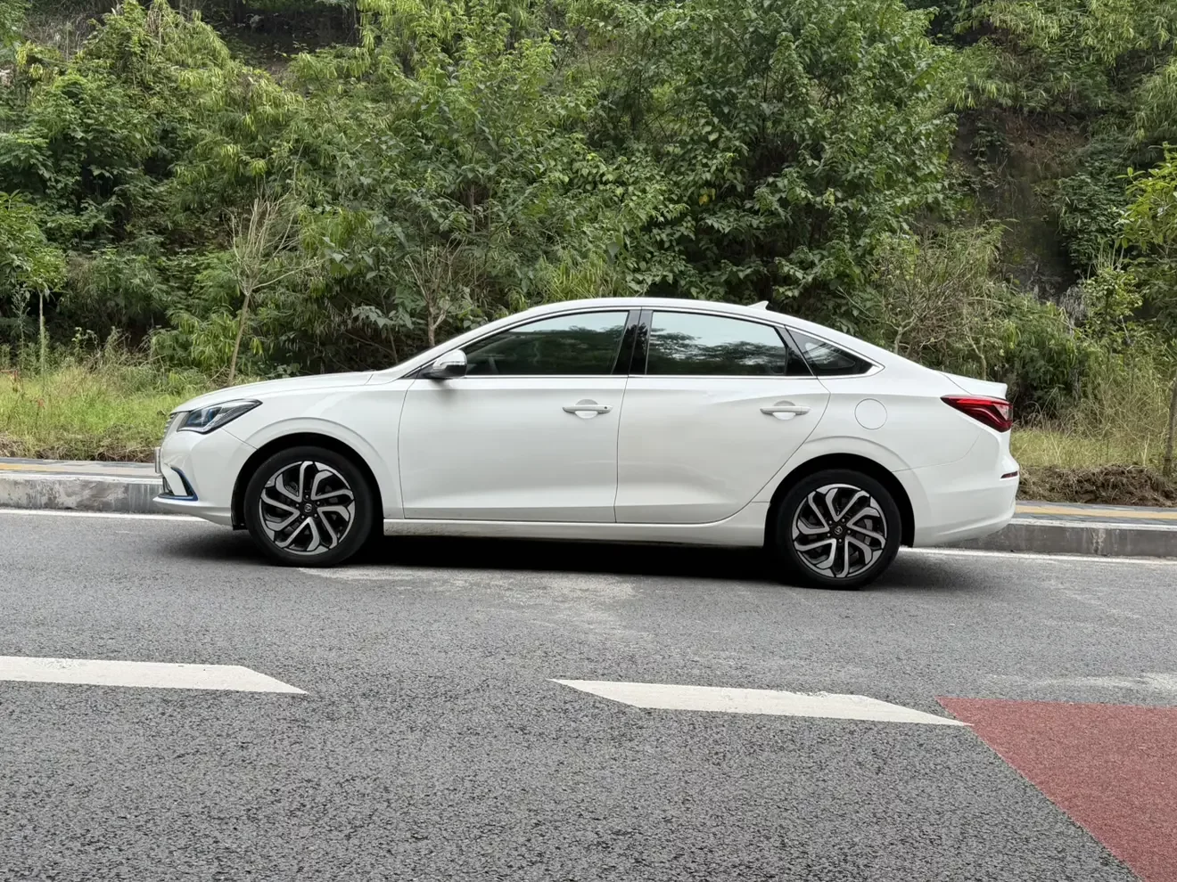 Changan Eado EV