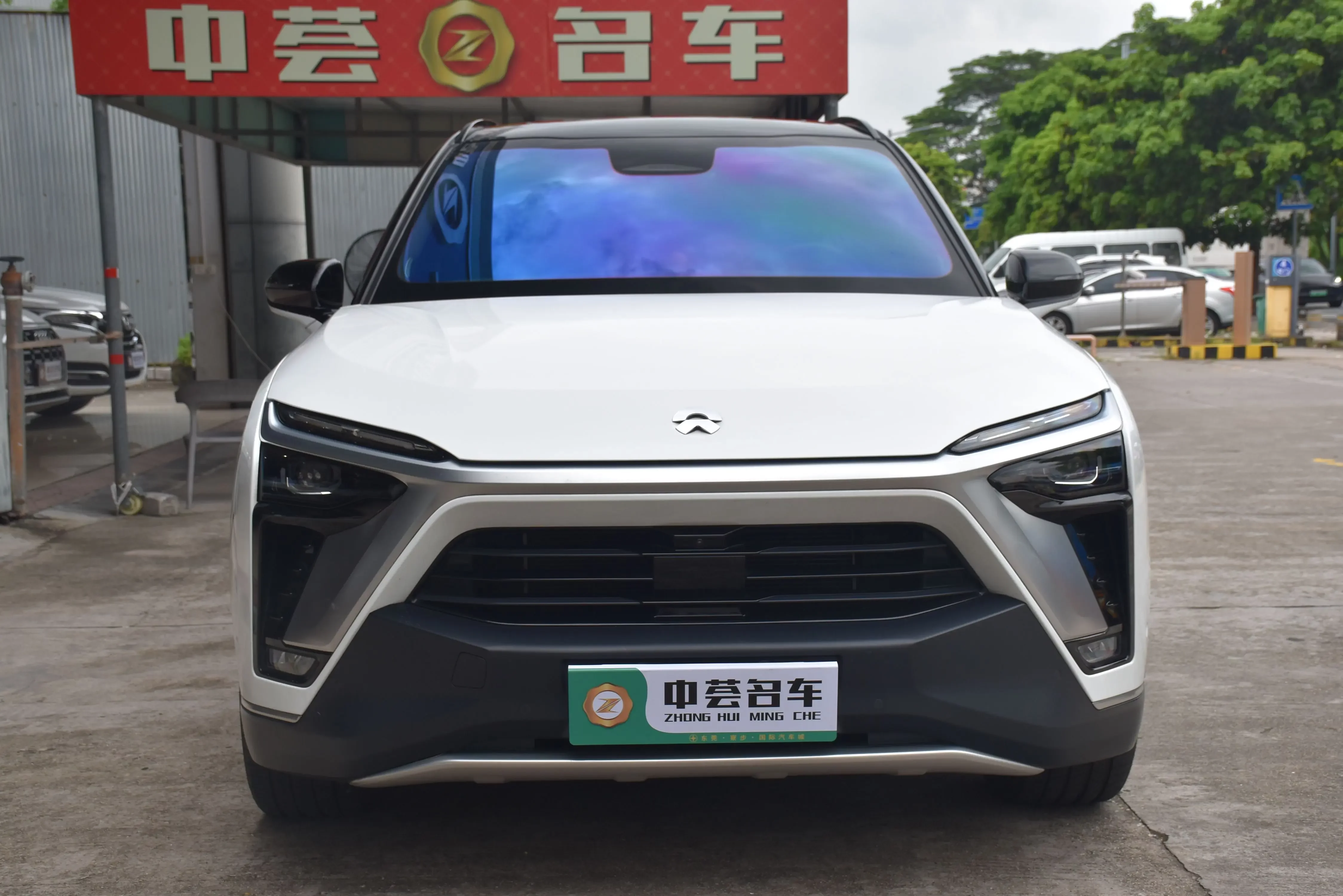 NIO ES8