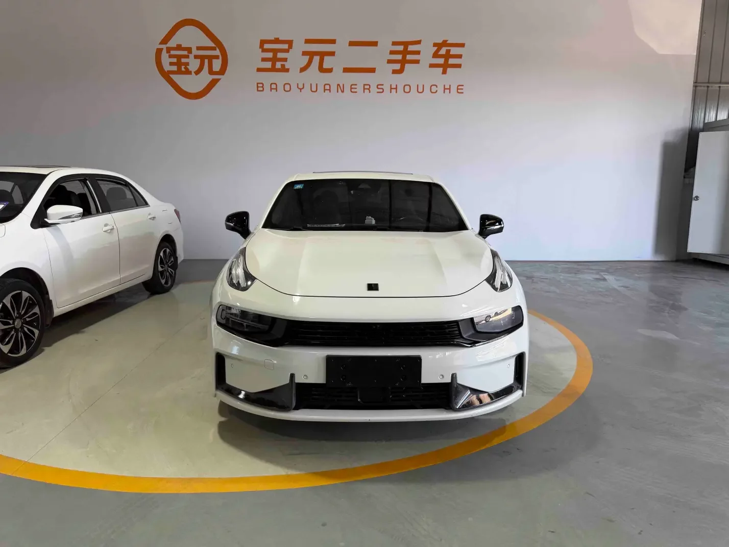 Lynk & Co 03