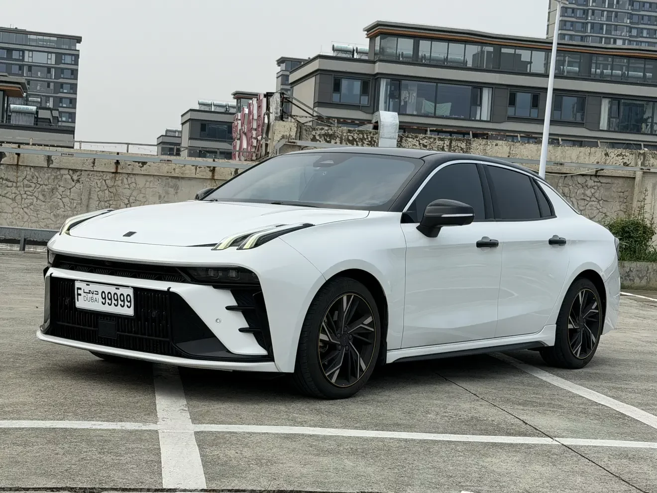 Lynk & Co 03