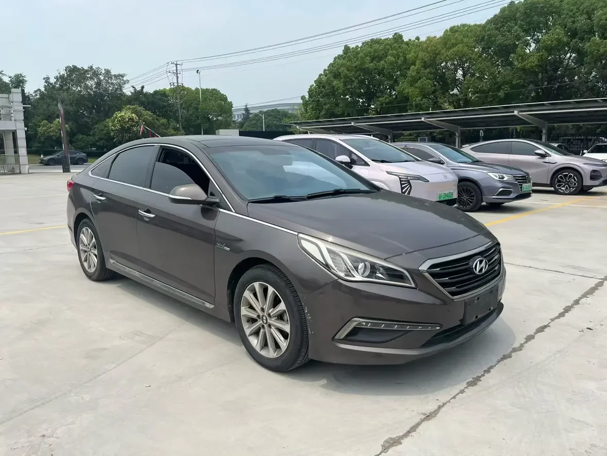 Hyundai sonata nine