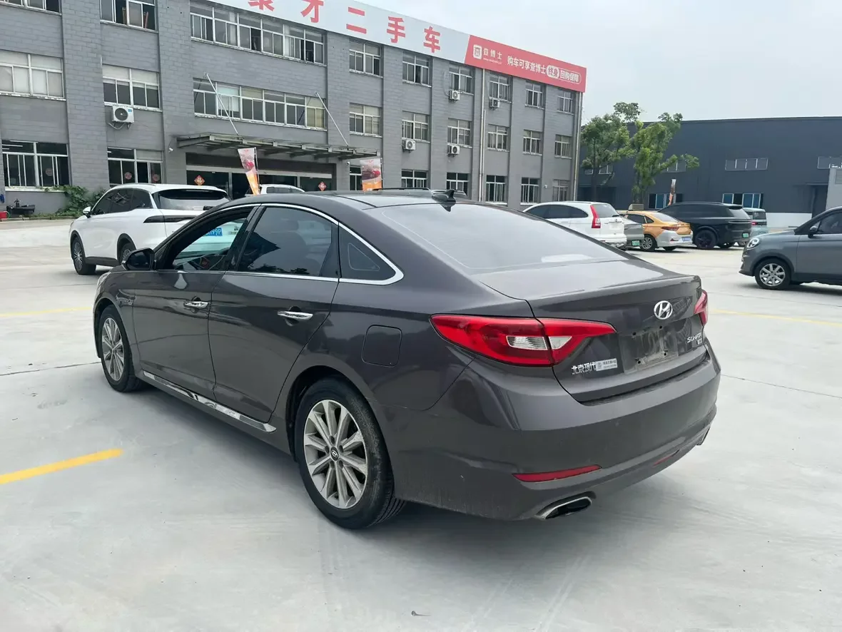 Hyundai sonata nine