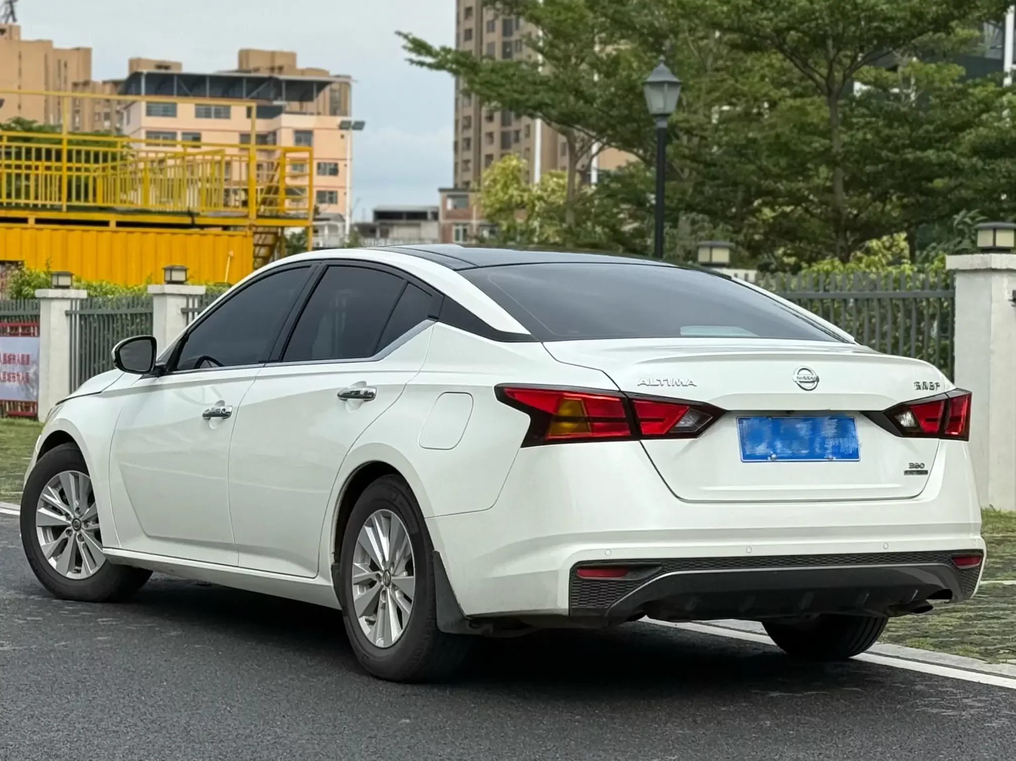 Nissan Altima