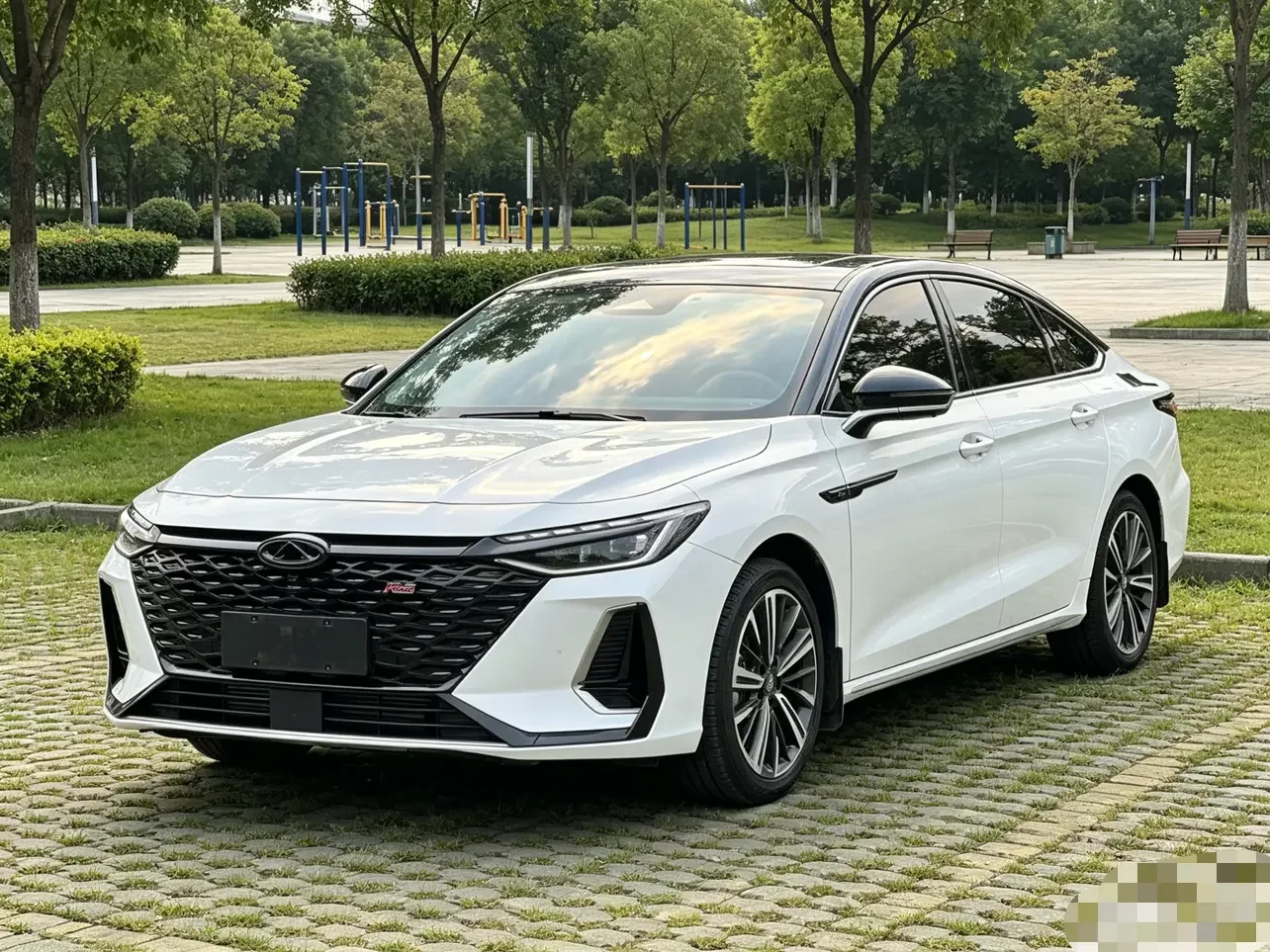 Chery Arrizo 8